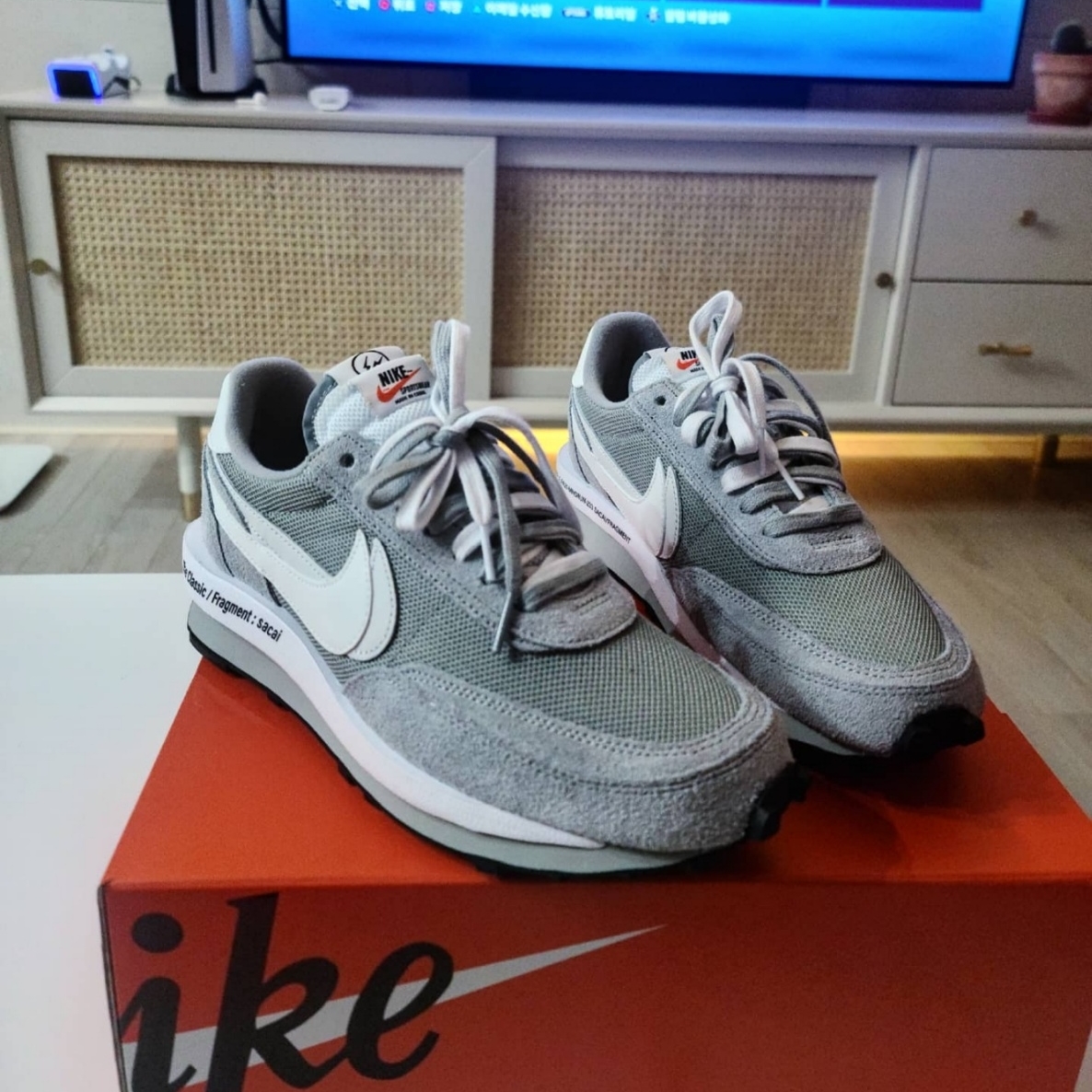 Nike x Sacai x Fragment LDWaffle Light Smoke Grey 착용 스타일 - 1