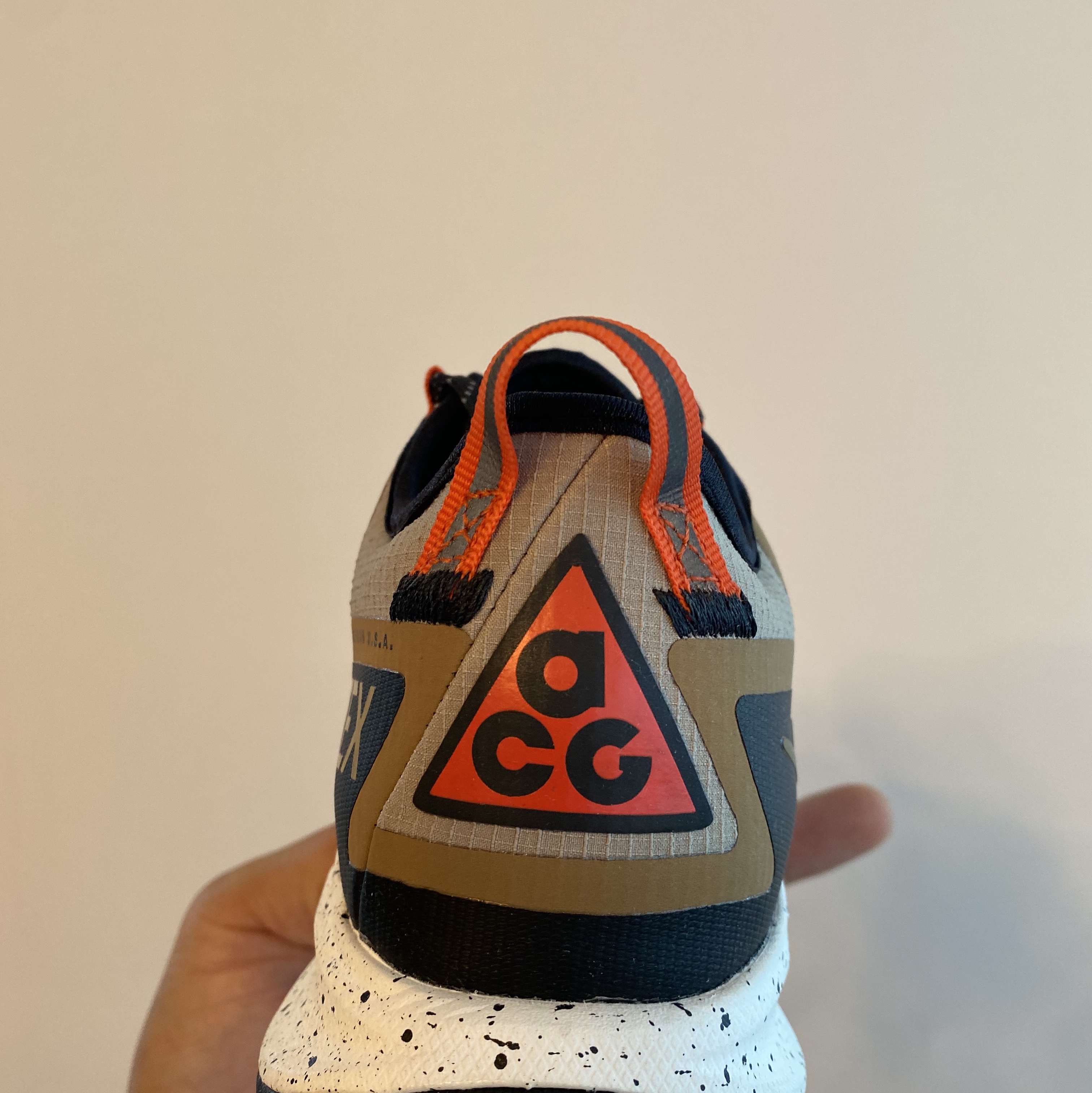 Nike ACG Air Nasu Gore-Tex Khaki Golden Beige 착용 스타일 - 5