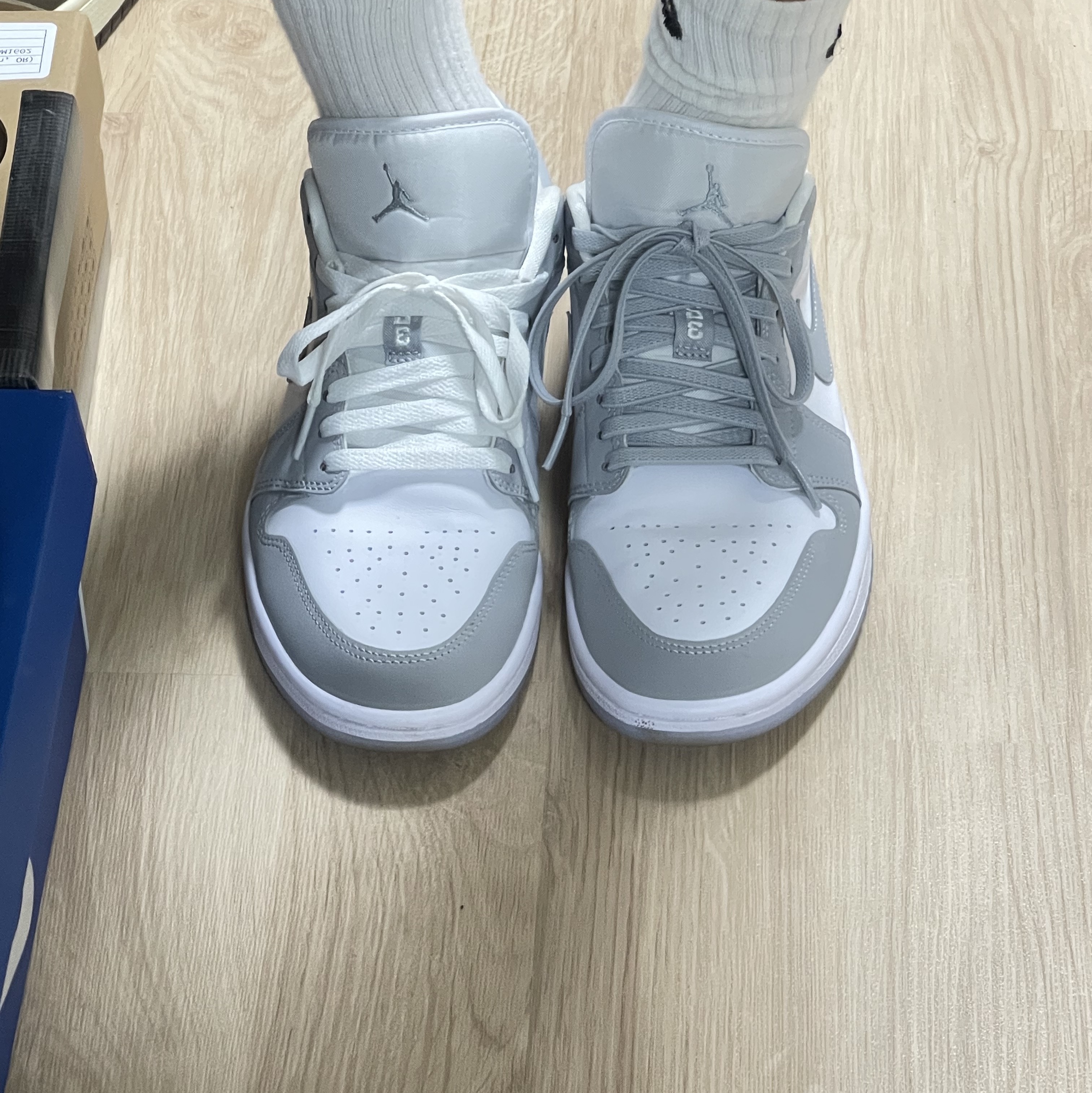 (W) Jordan 1 Low White Wolf Grey 착용 스타일 - 3