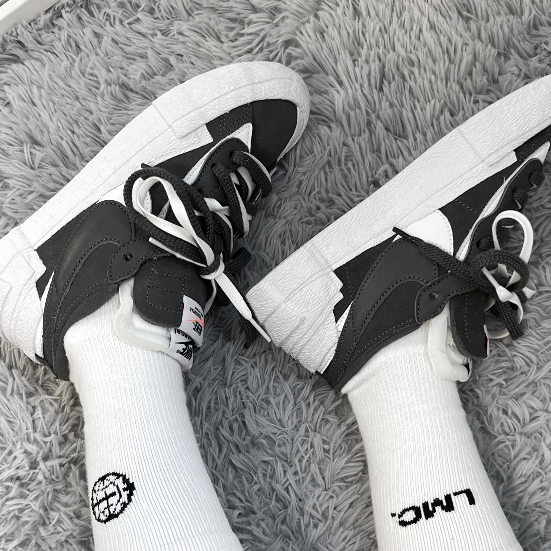 Nike x Sacai Blazer Low Iron Grey 착용 스타일 - 1