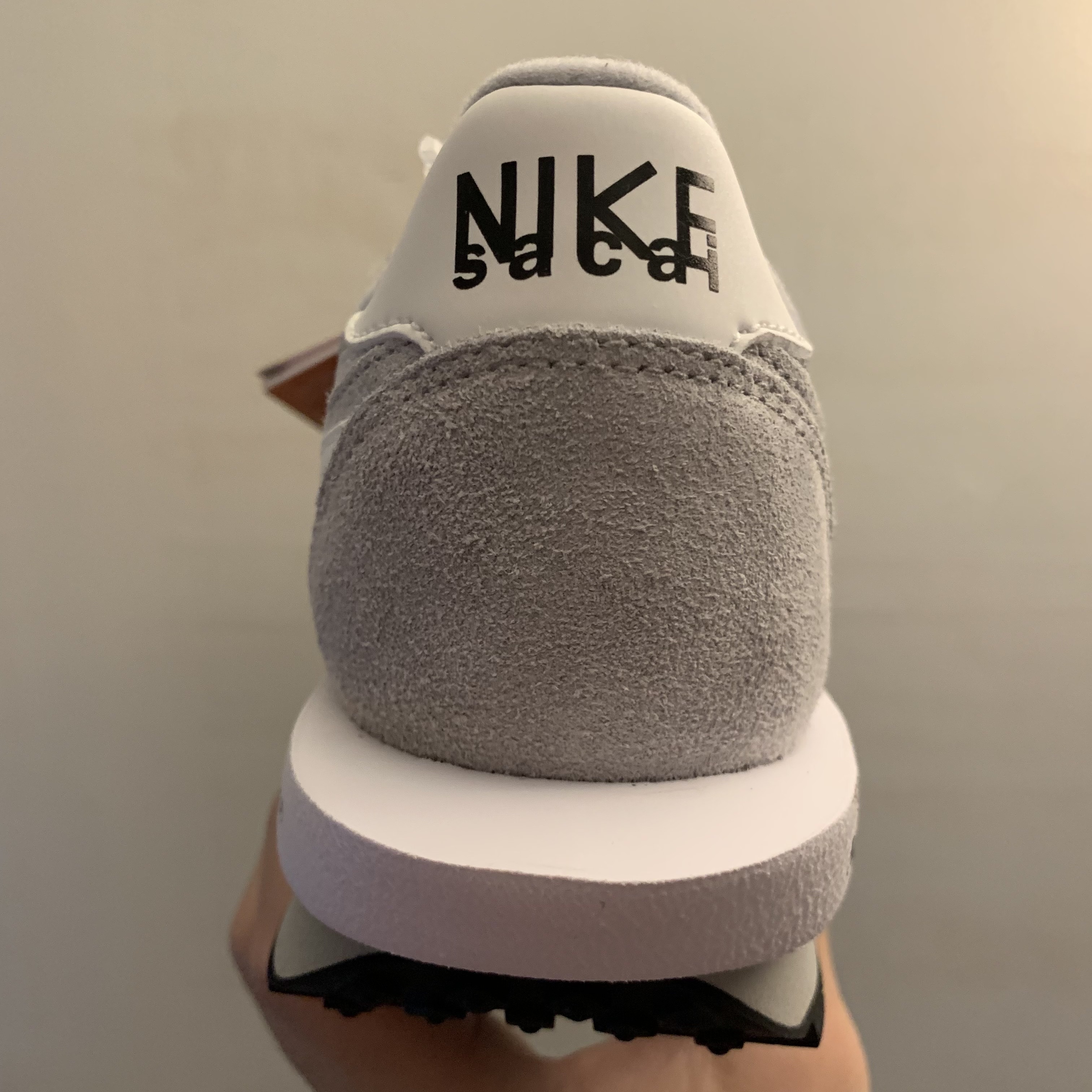 Nike x Sacai x Fragment LDWaffle Light Smoke Grey 착용 스타일 - 4