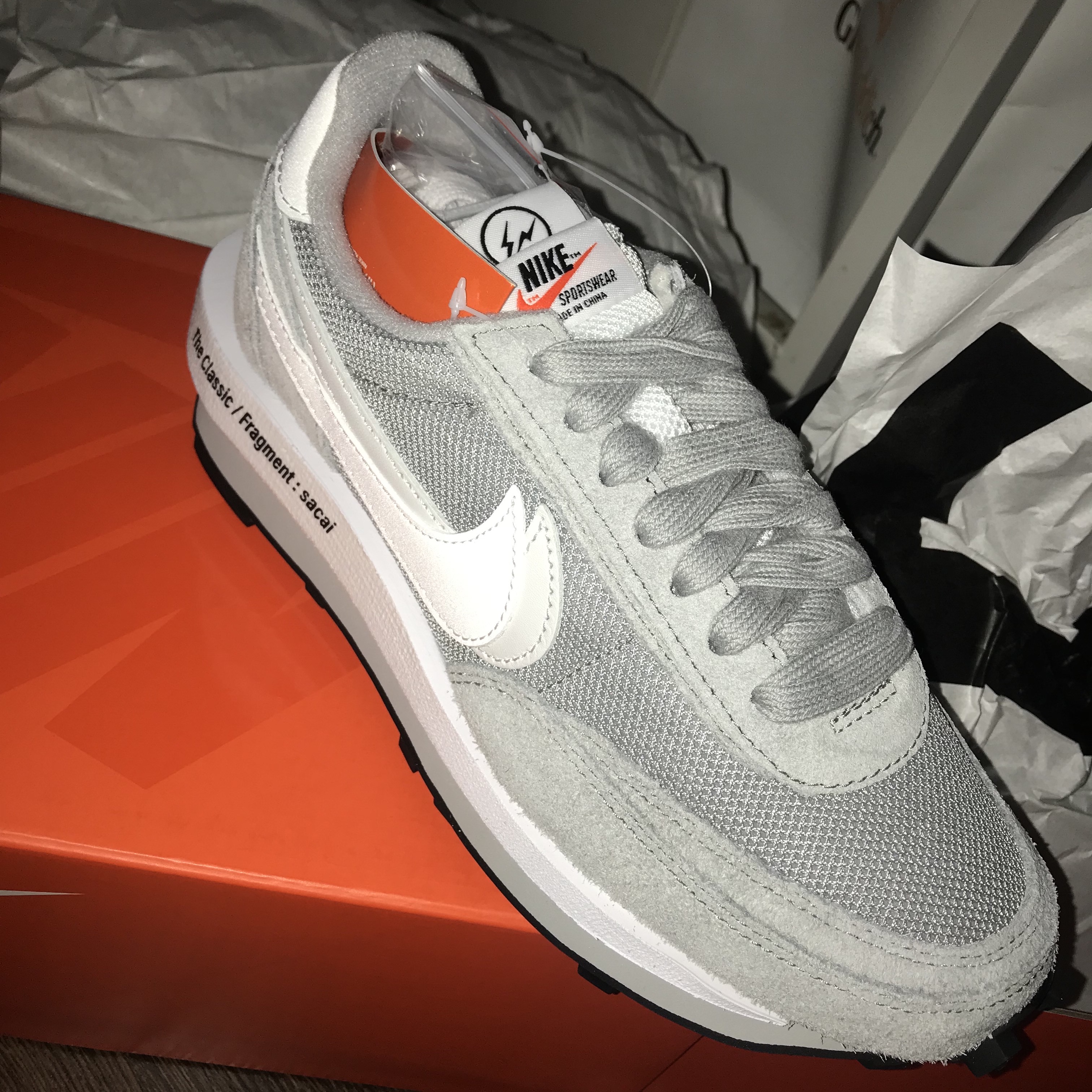 Nike x Sacai x Fragment LDWaffle Light Smoke Grey 착용 스타일 - 2