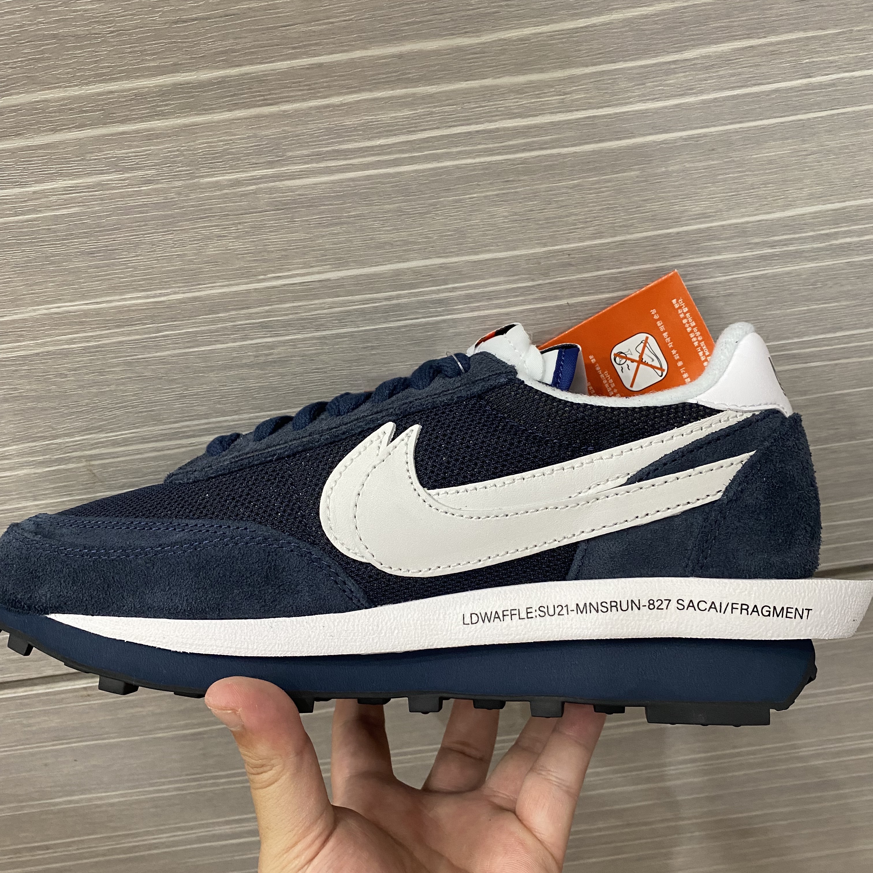 Nike x Sacai x Fragment LDWaffle Blackened Blue 착용 스타일 - 2