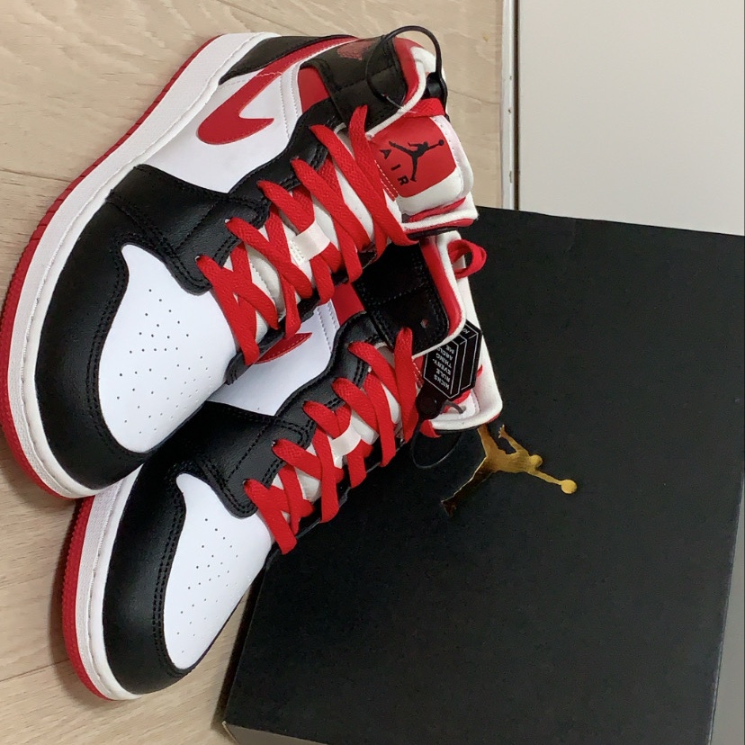 (GS) Jordan 1 Mid Very Berry  착용 스타일