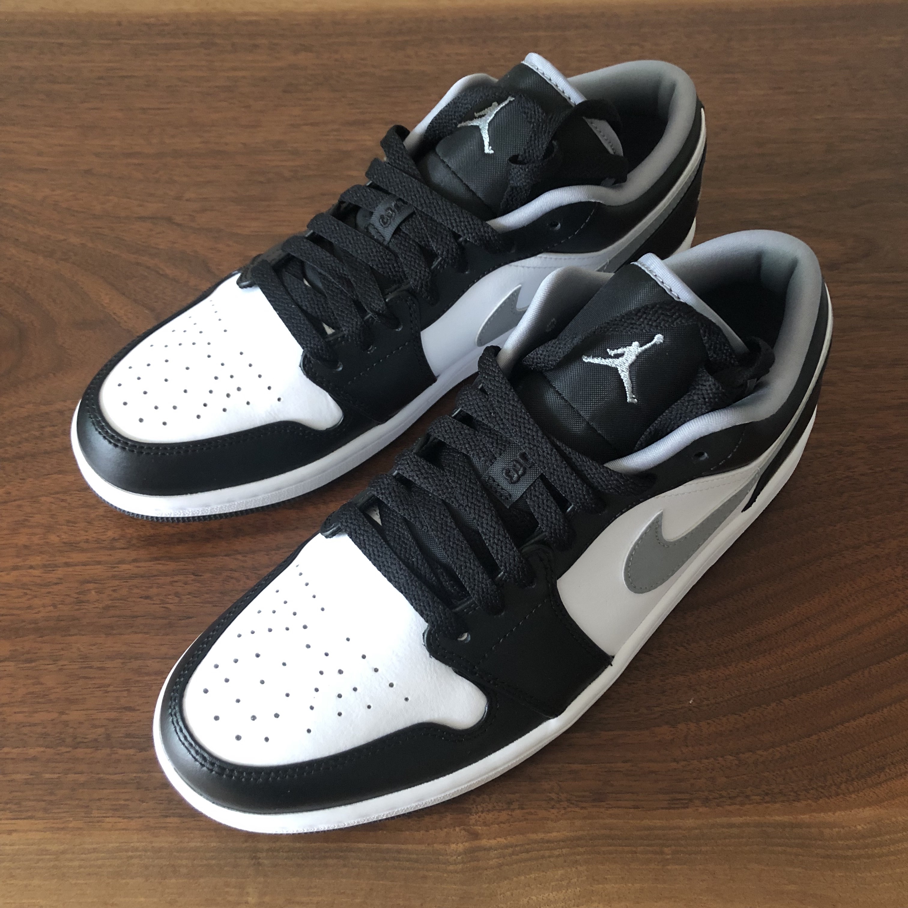 Jordan 1 Low Black Particle Grey 착용 스타일