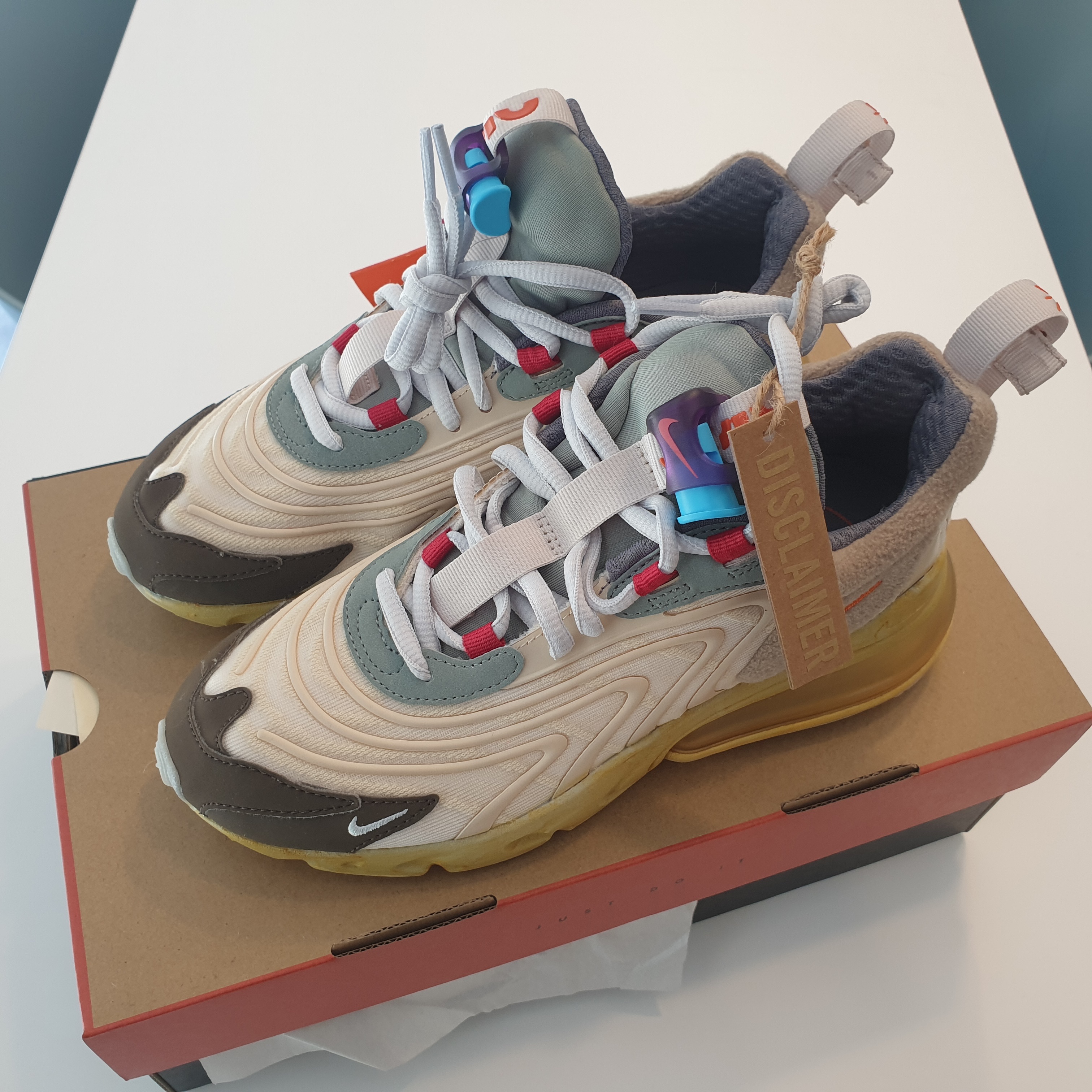 Nike x Travis Scott Air Max 270 React Cactus Trails 착용 스타일