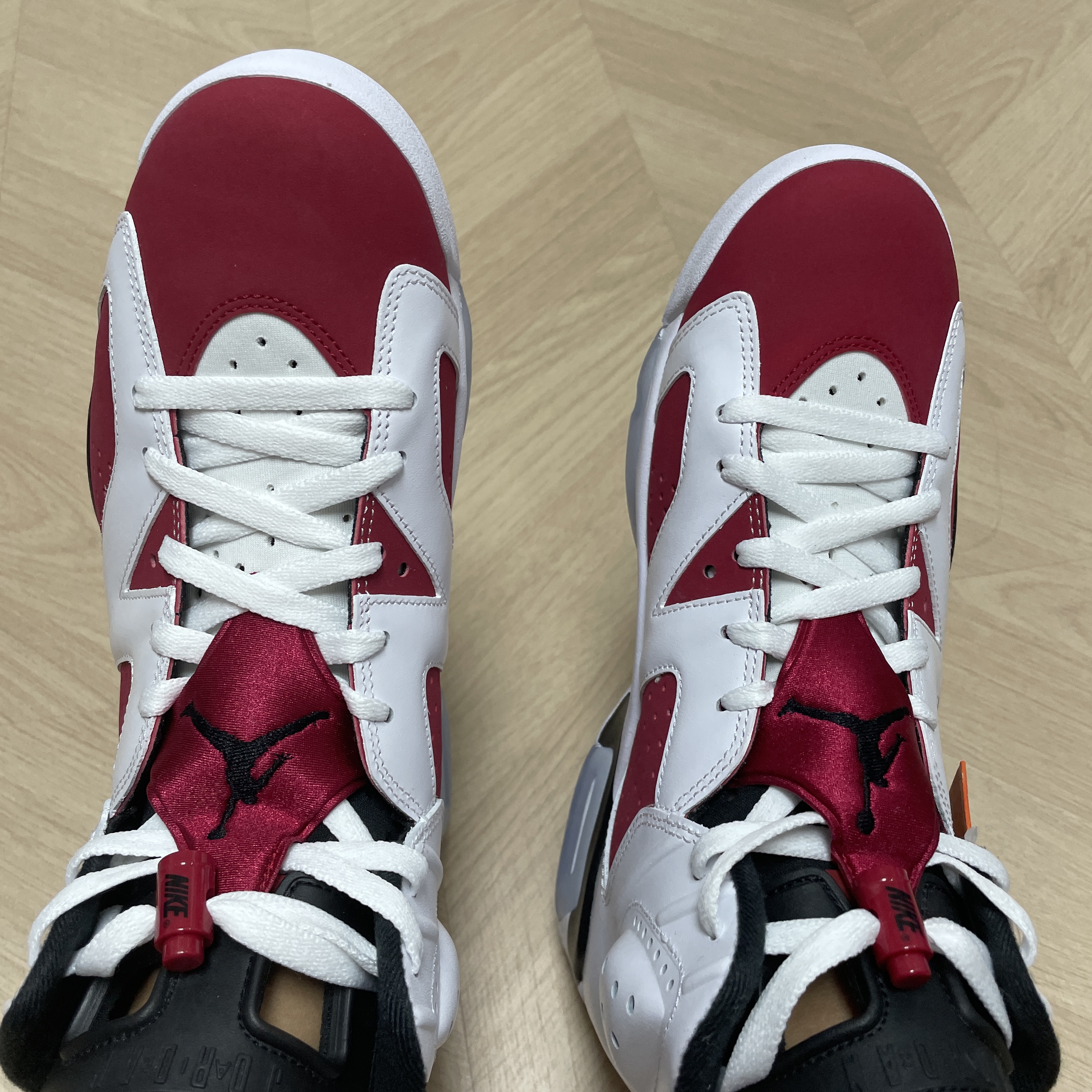 Jordan 6 Retro Carmine 2021 착용 스타일 - 2