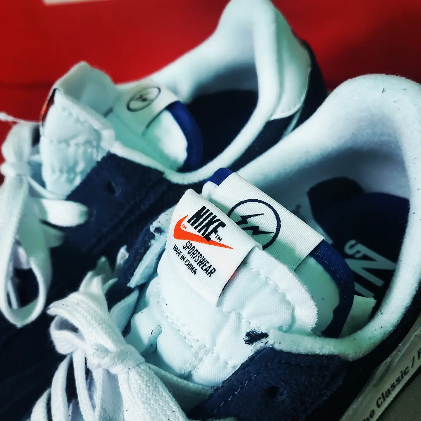 Nike x Sacai x Fragment LDWaffle Blackened Blue 착용 스타일 - 3