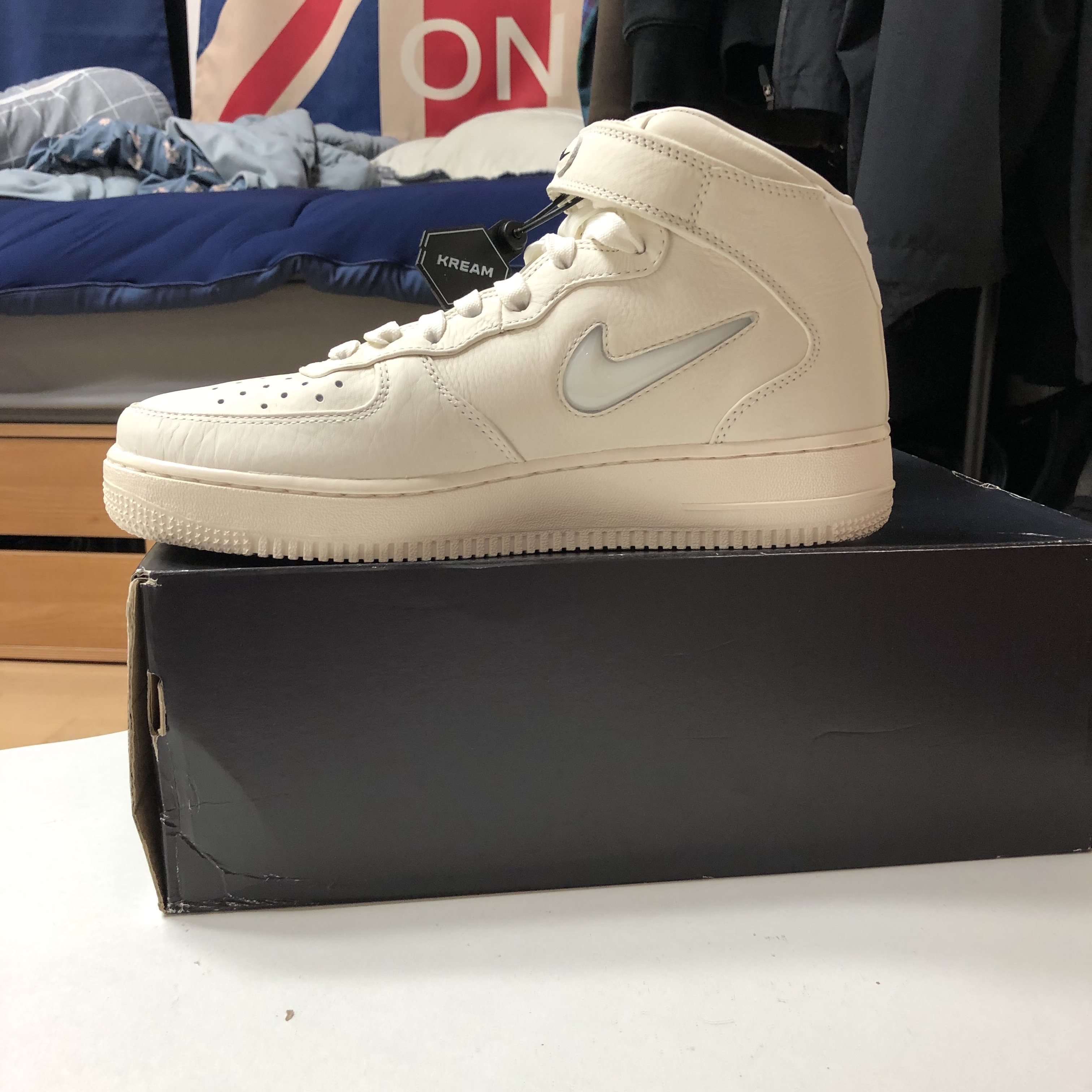 Nike Air Force 1 Retro Premium Jewel Sail 착용 스타일 - 3