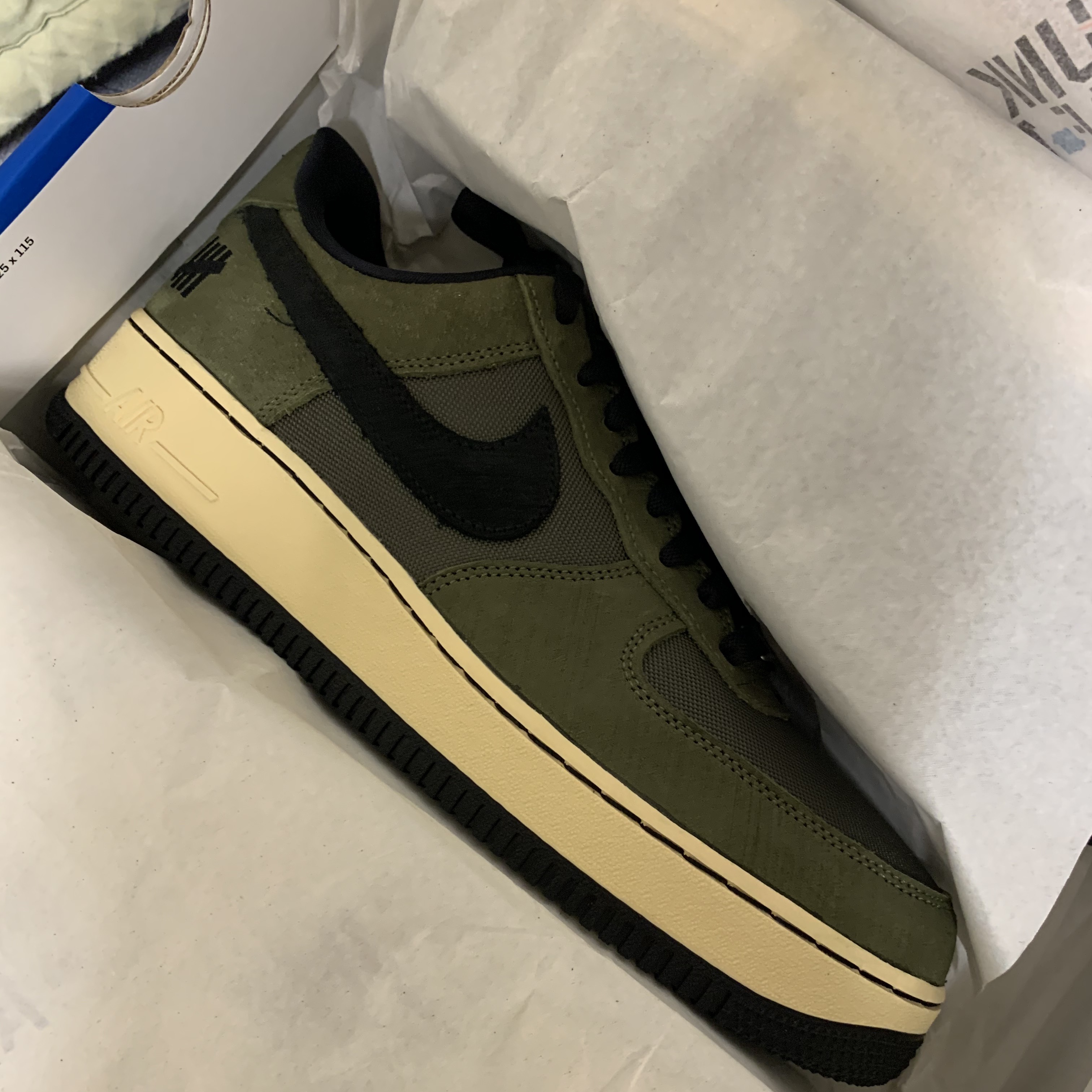 Nike x Undefeated Air Force 1 Low SP Ballistic 착용 스타일 - 4