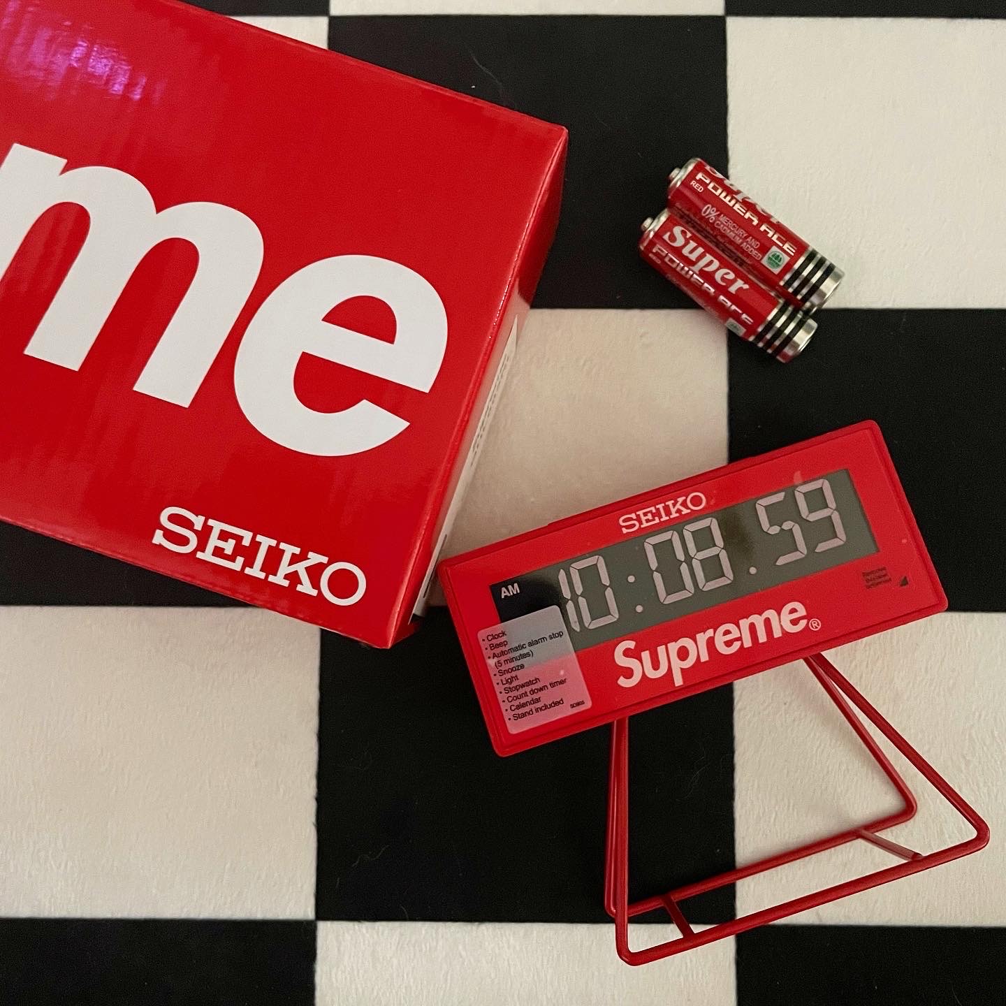 Supreme x Seiko Marathon Clock - 21SS 착용 스타일