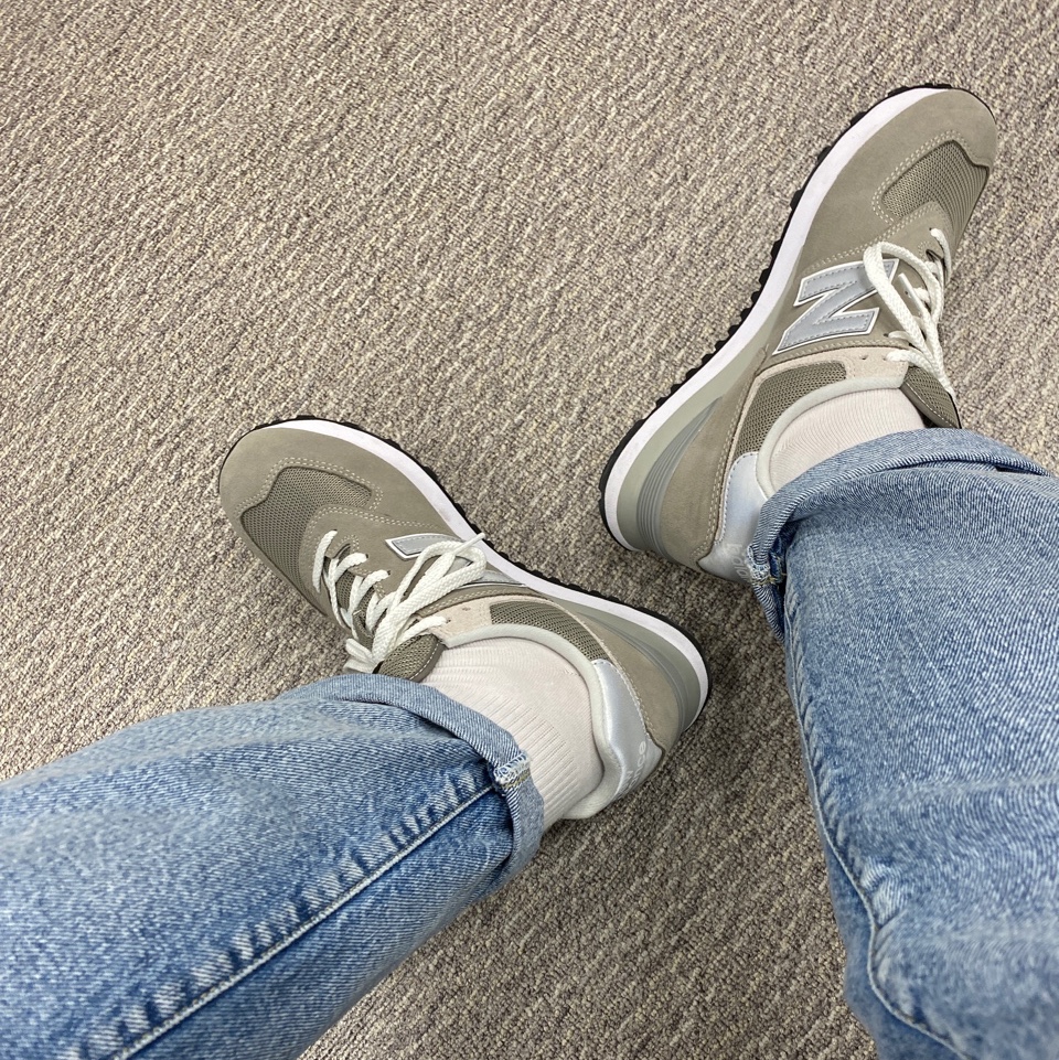 New Balance 574 Grey - D Standard 착용 스타일