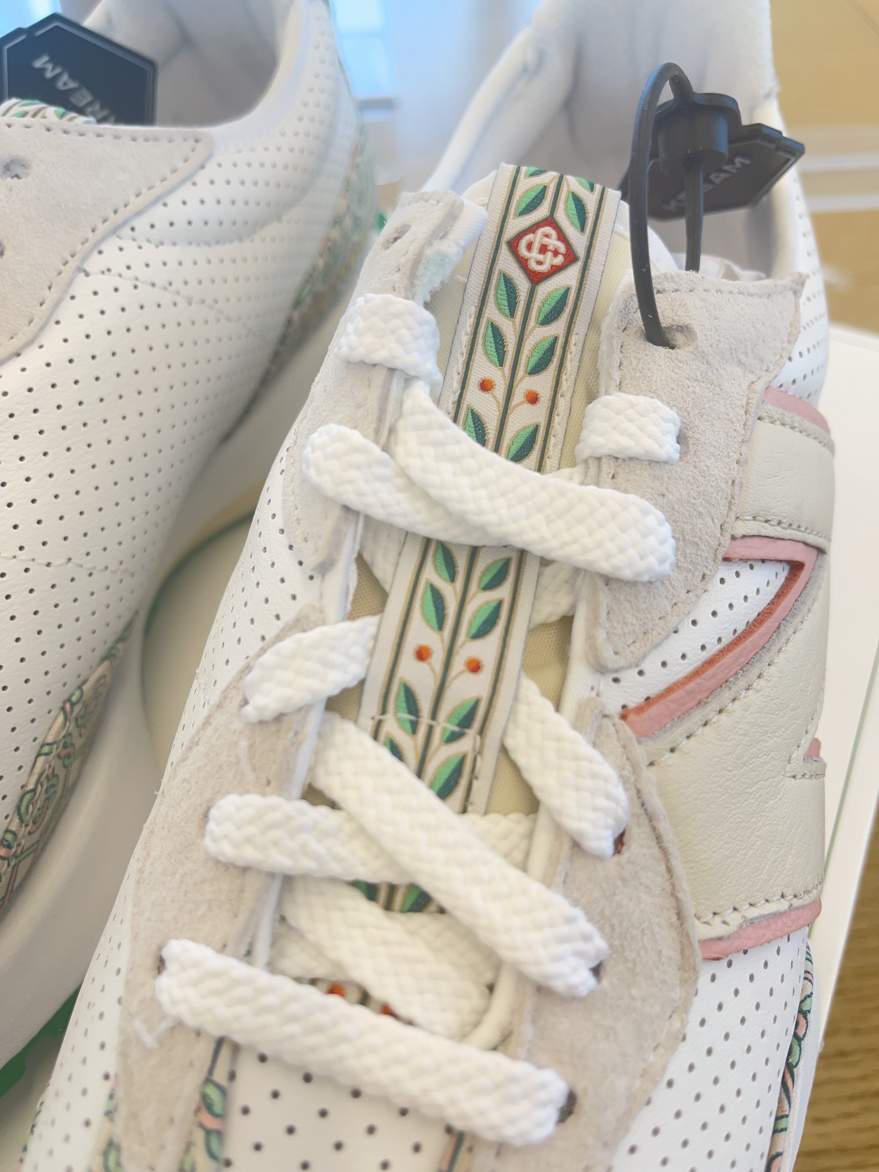 New Balance x Casablanca 327 Idealist Monogram White Green 착용 스타일 - 2