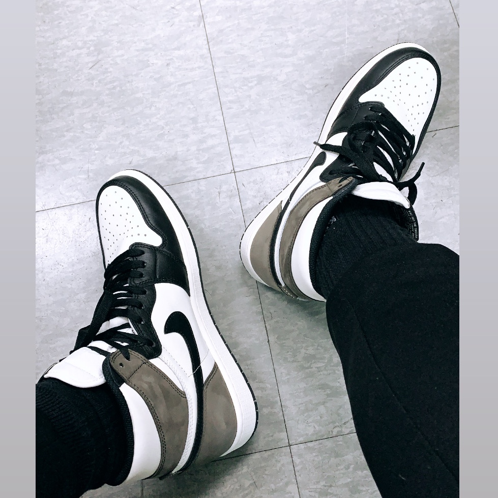 Jordan 1 Retro High OG Black Mocha 착용 스타일