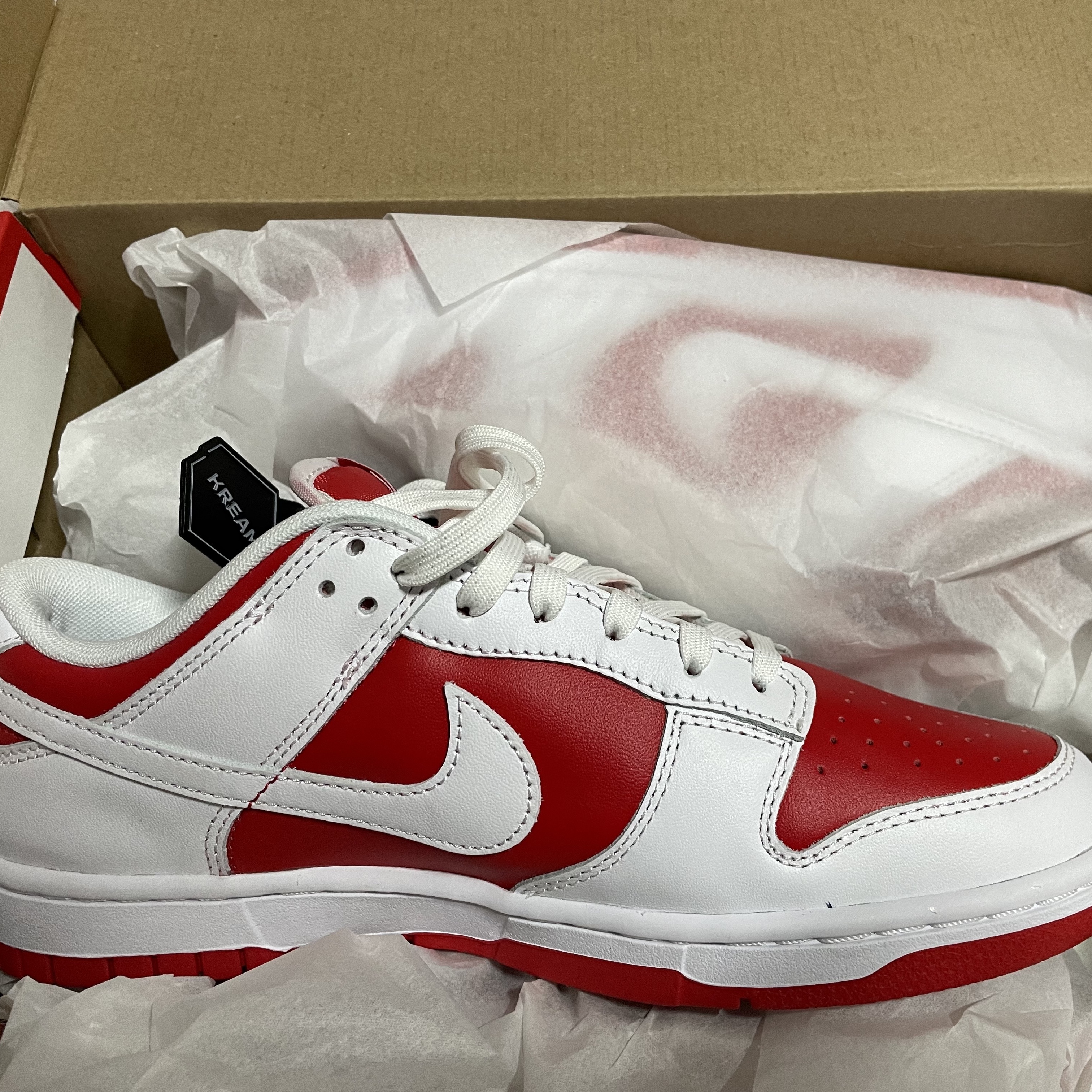 Nike Dunk Low Retro Championship Red 착용 스타일
