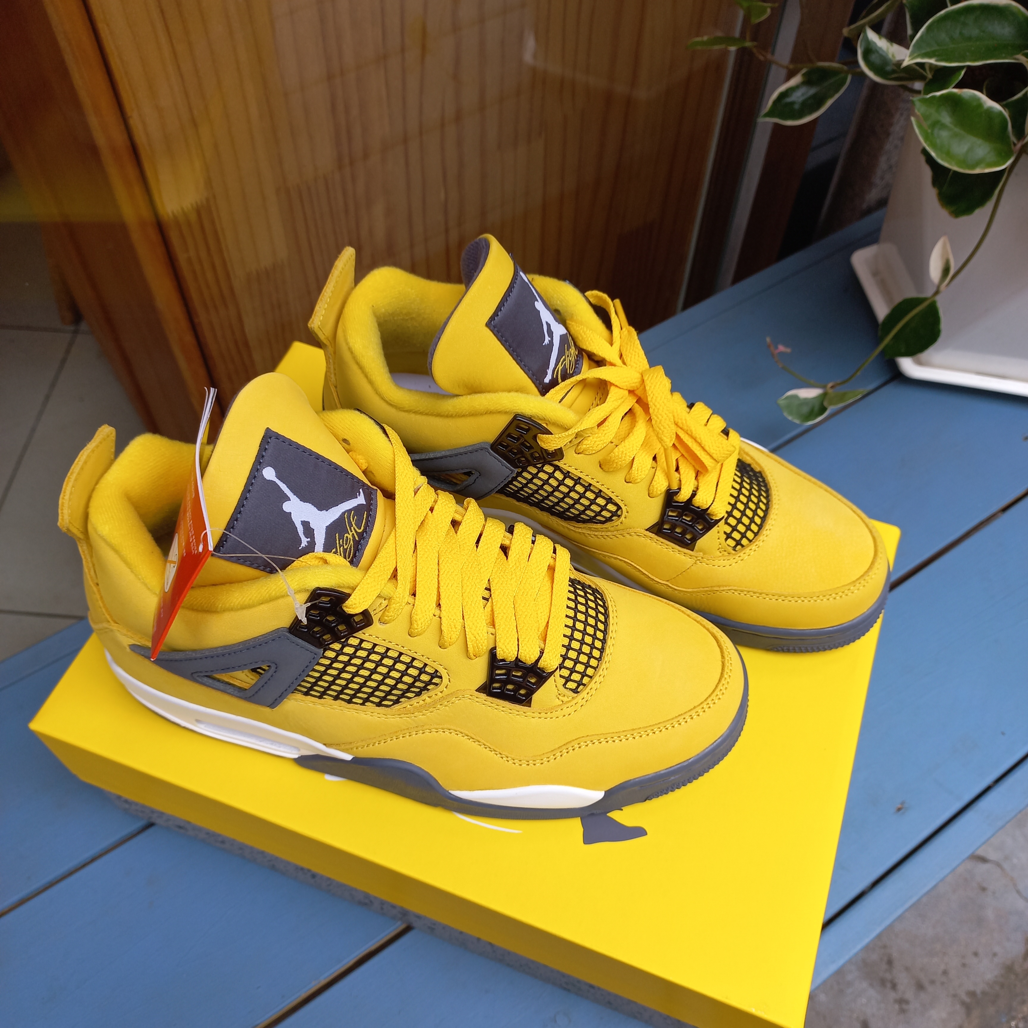 Jordan 4 Retro Tour Yellow 착용 스타일 - 1