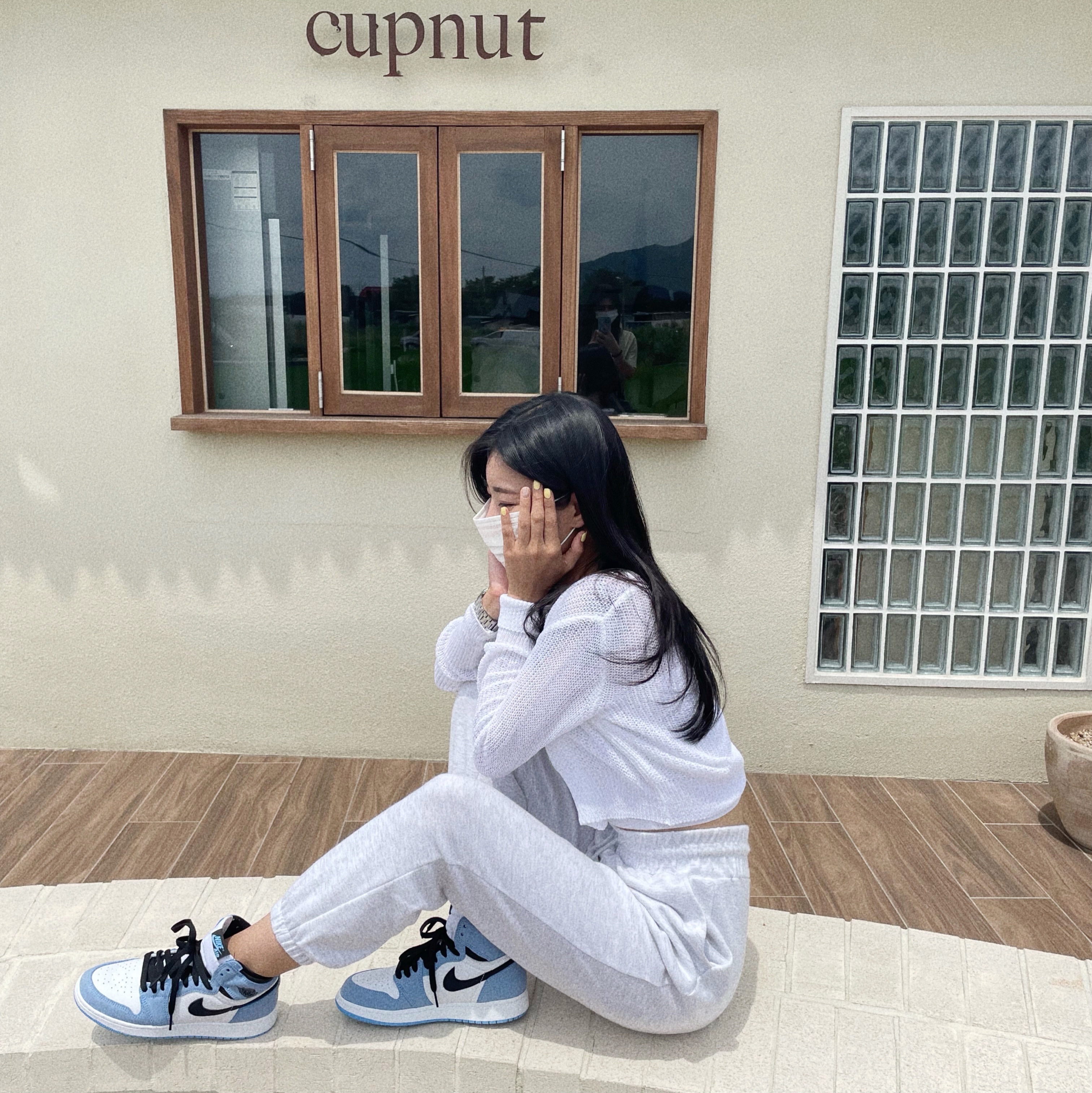(GS) Jordan 1 Retro High OG University Blue 착용 스타일 - 2