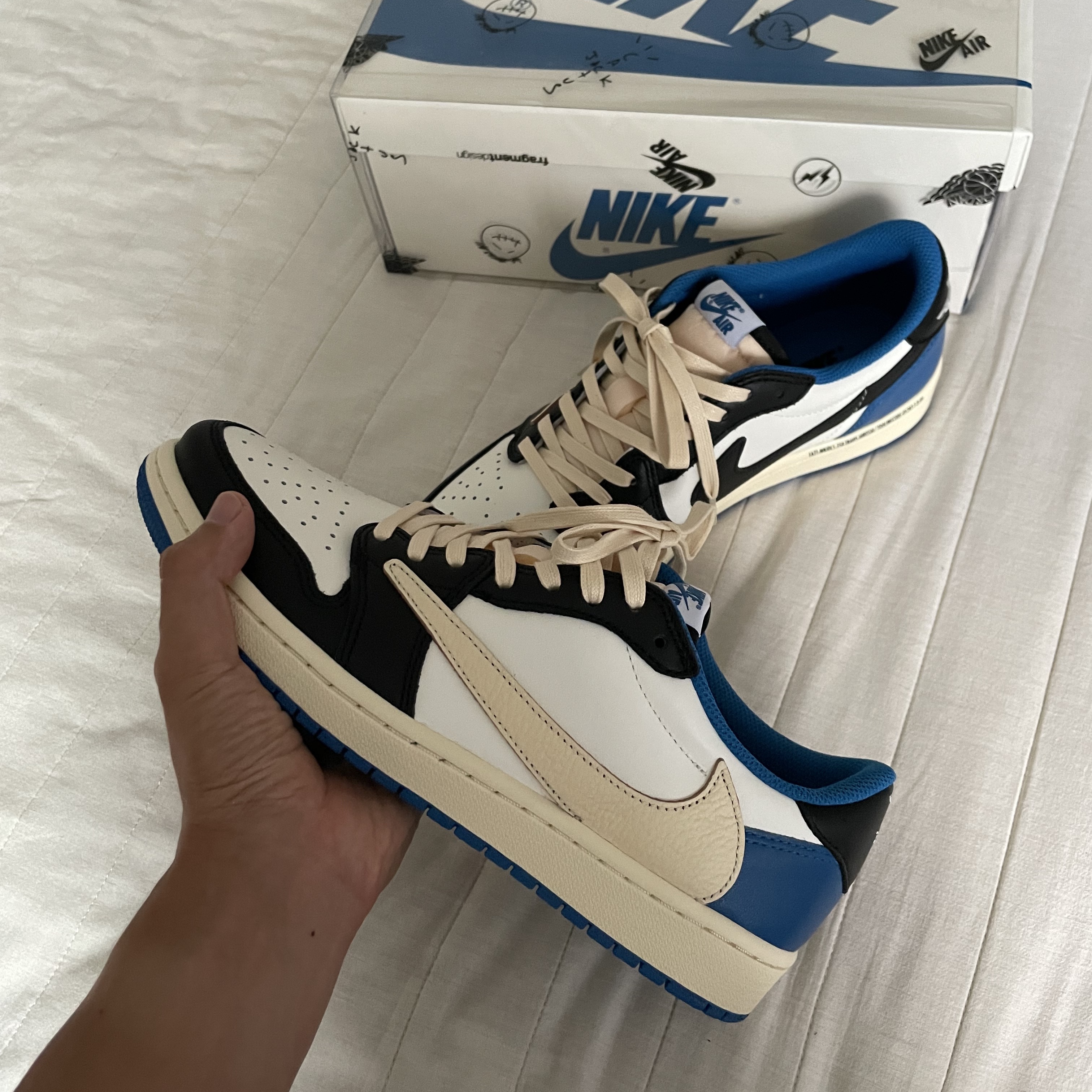 Jordan 1 x Travis Scott x Fragment Retro Low OG SP Military Blue 착용 스타일