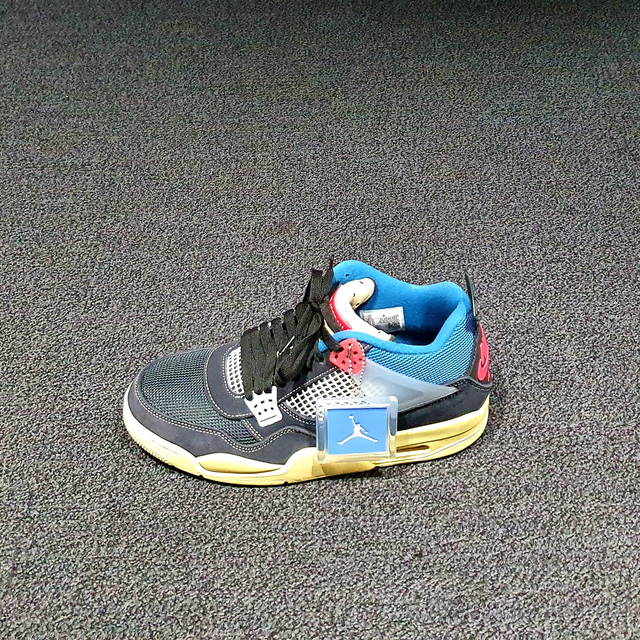 Jordan 4 x Union Retro Off Noir 착용 스타일