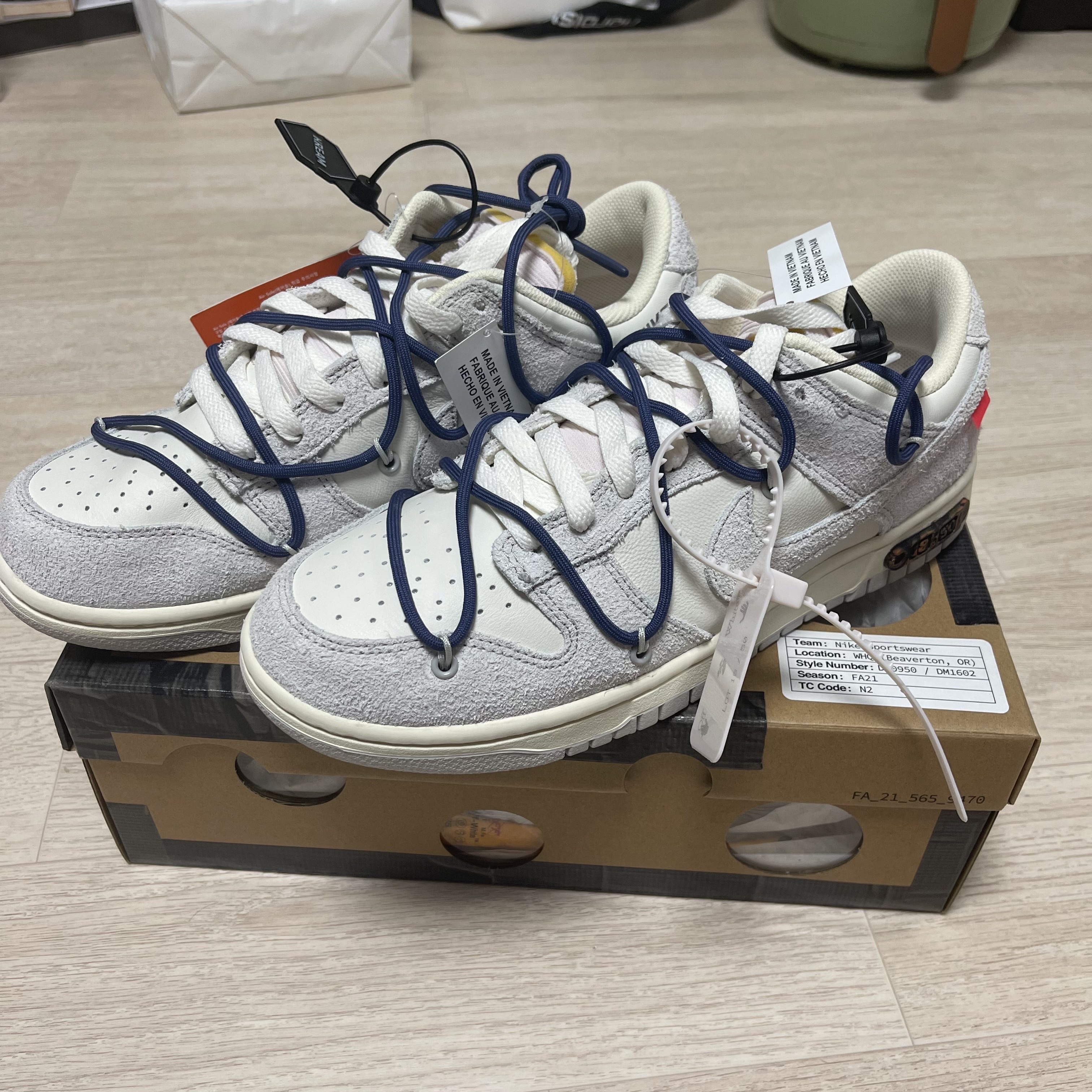 Nike x Off-White Dunk Low The 50 - Lot 18 착용 스타일