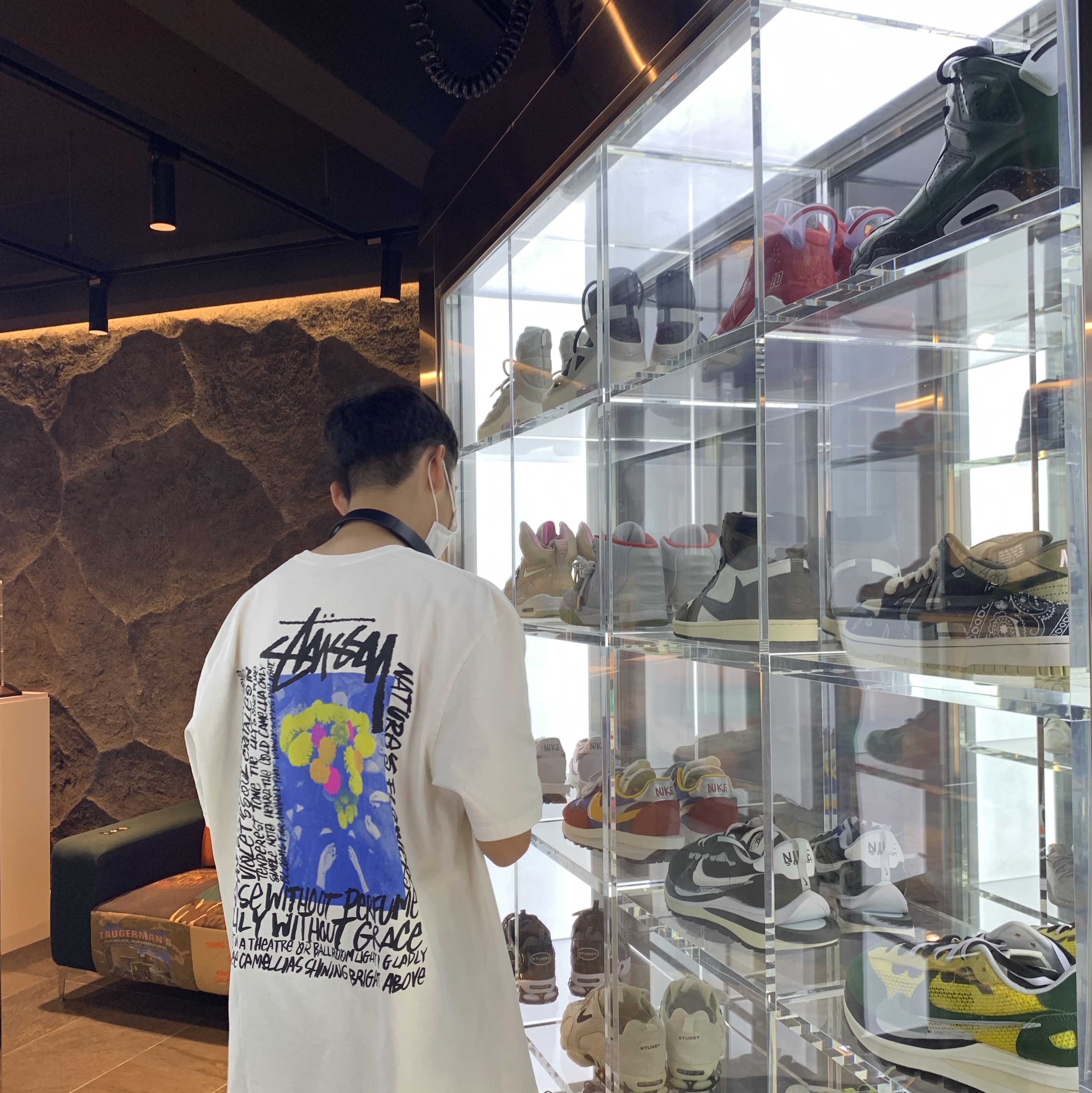 Stussy Camellias Pig. Dyed T-Shirt Natural, Nike Dunk Low Retro Black 착용 스타일 - 2
