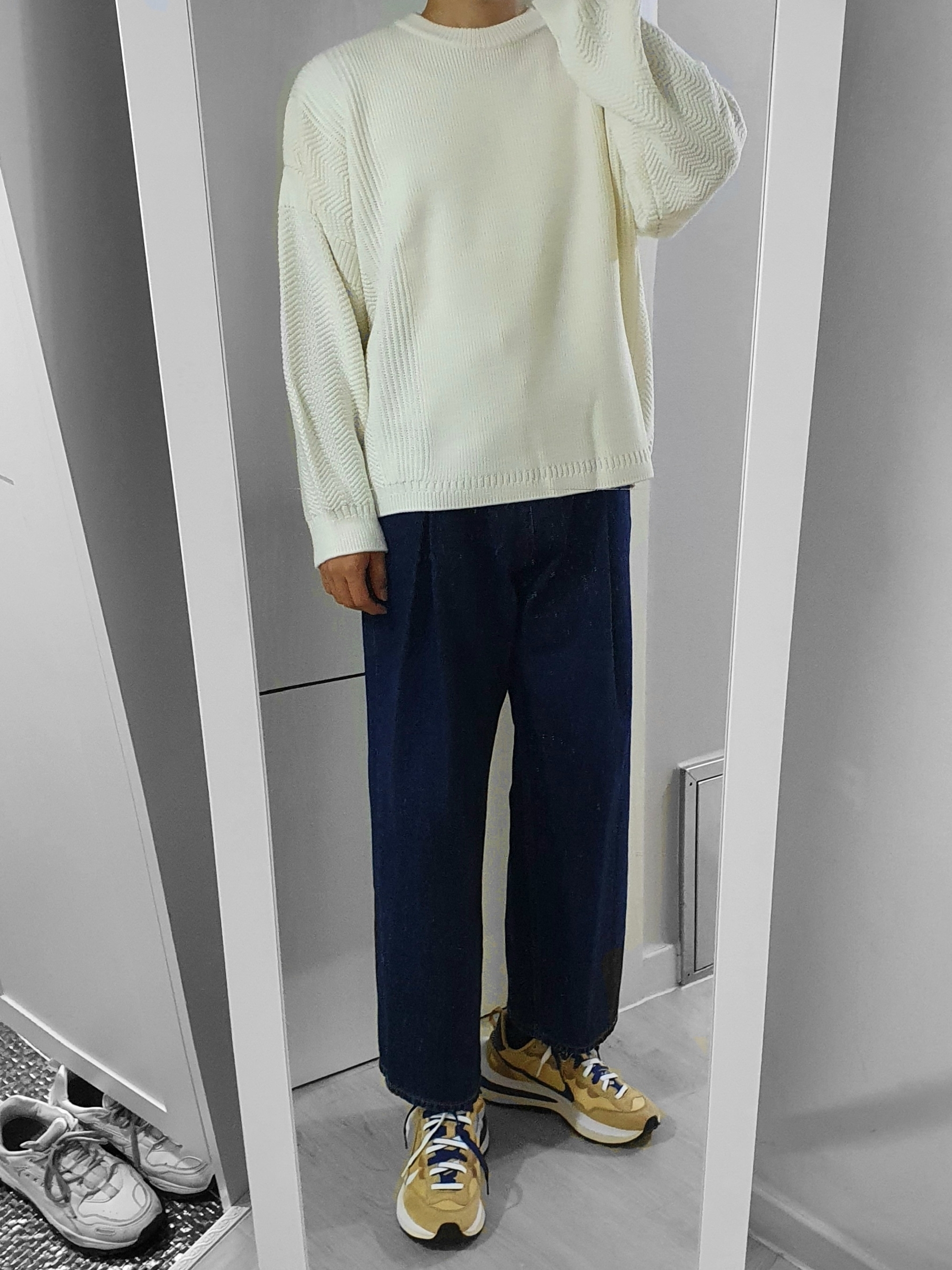 Nike x Sacai VaporWaffle Sesame and Blue Void 착용 스타일 - 2
