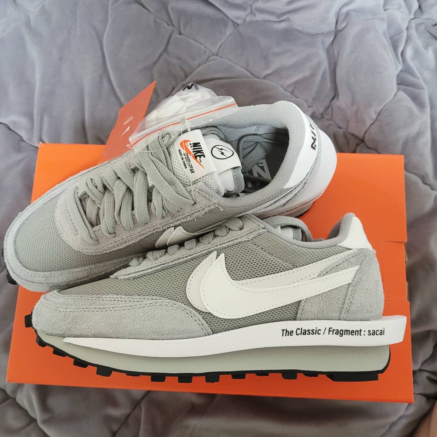 Nike x Sacai x Fragment LDWaffle Light Smoke Grey 착용 스타일 - 2