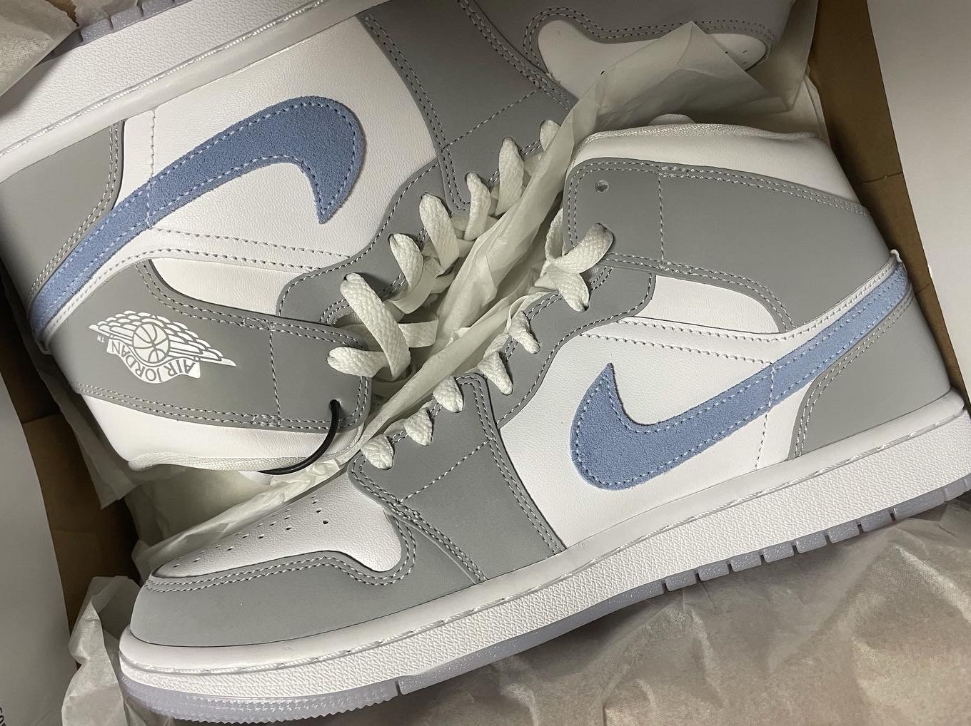 (W) Jordan 1 Mid Wolf Grey 착용 스타일 - 2