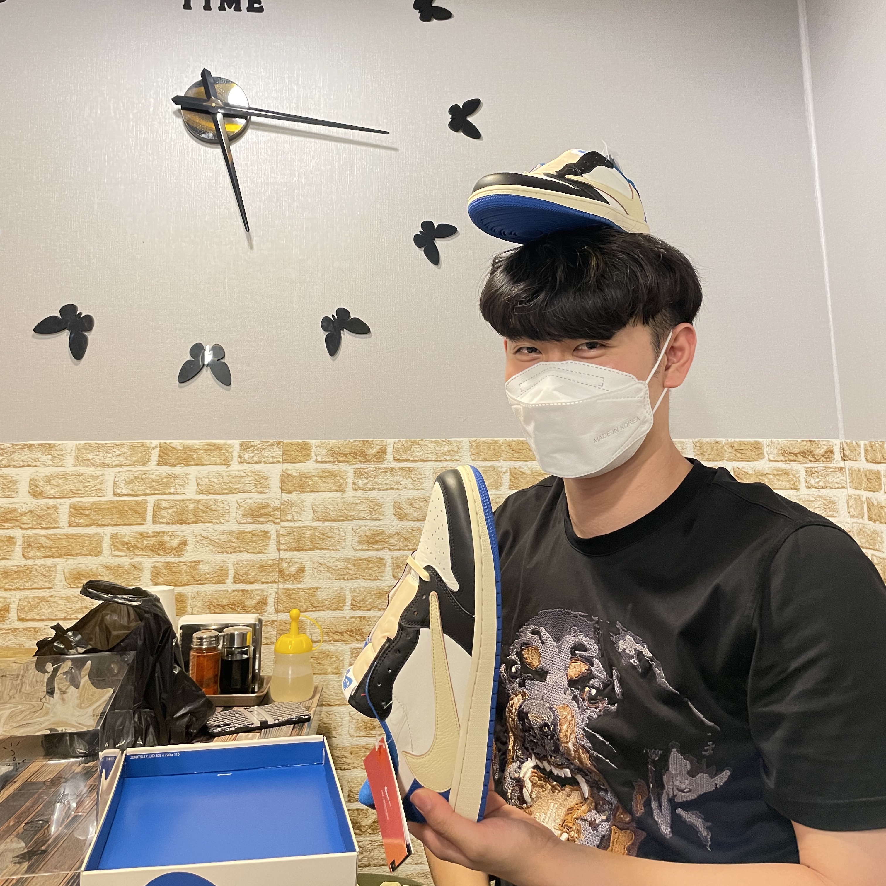 Jordan 1 x Travis Scott x Fragment Retro Low OG SP Military Blue 착용 스타일