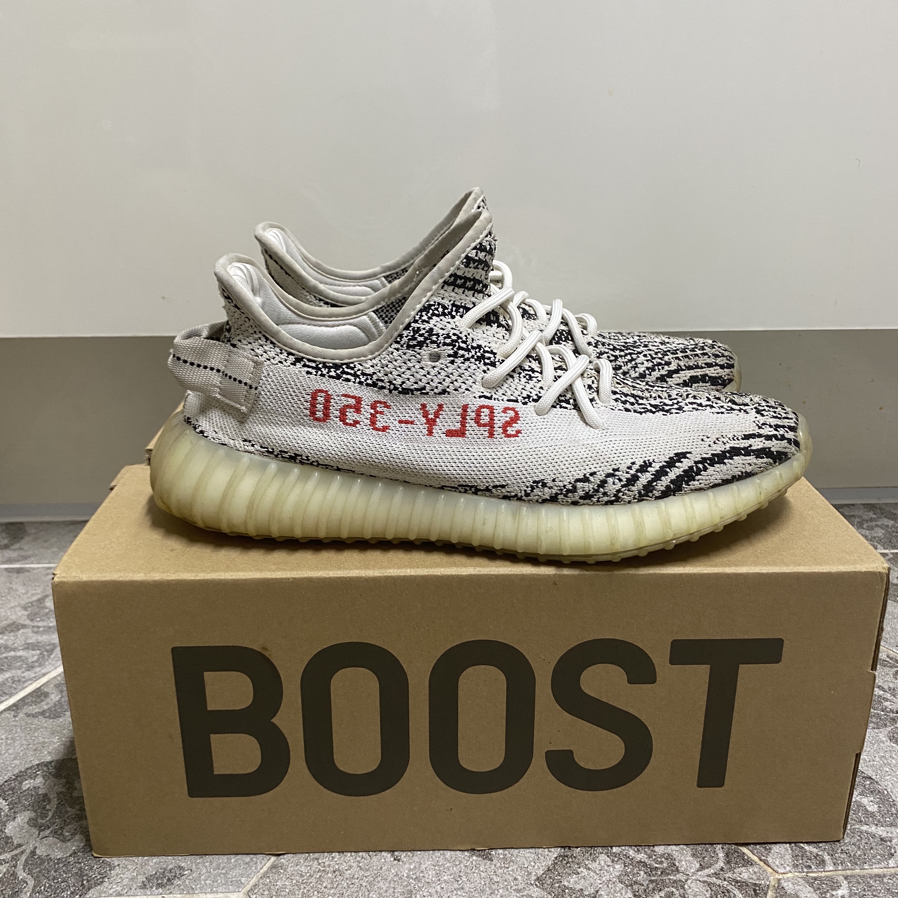 Adidas Yeezy Boost 350 V2 Zebra 2017/2019/2020 착용 스타일