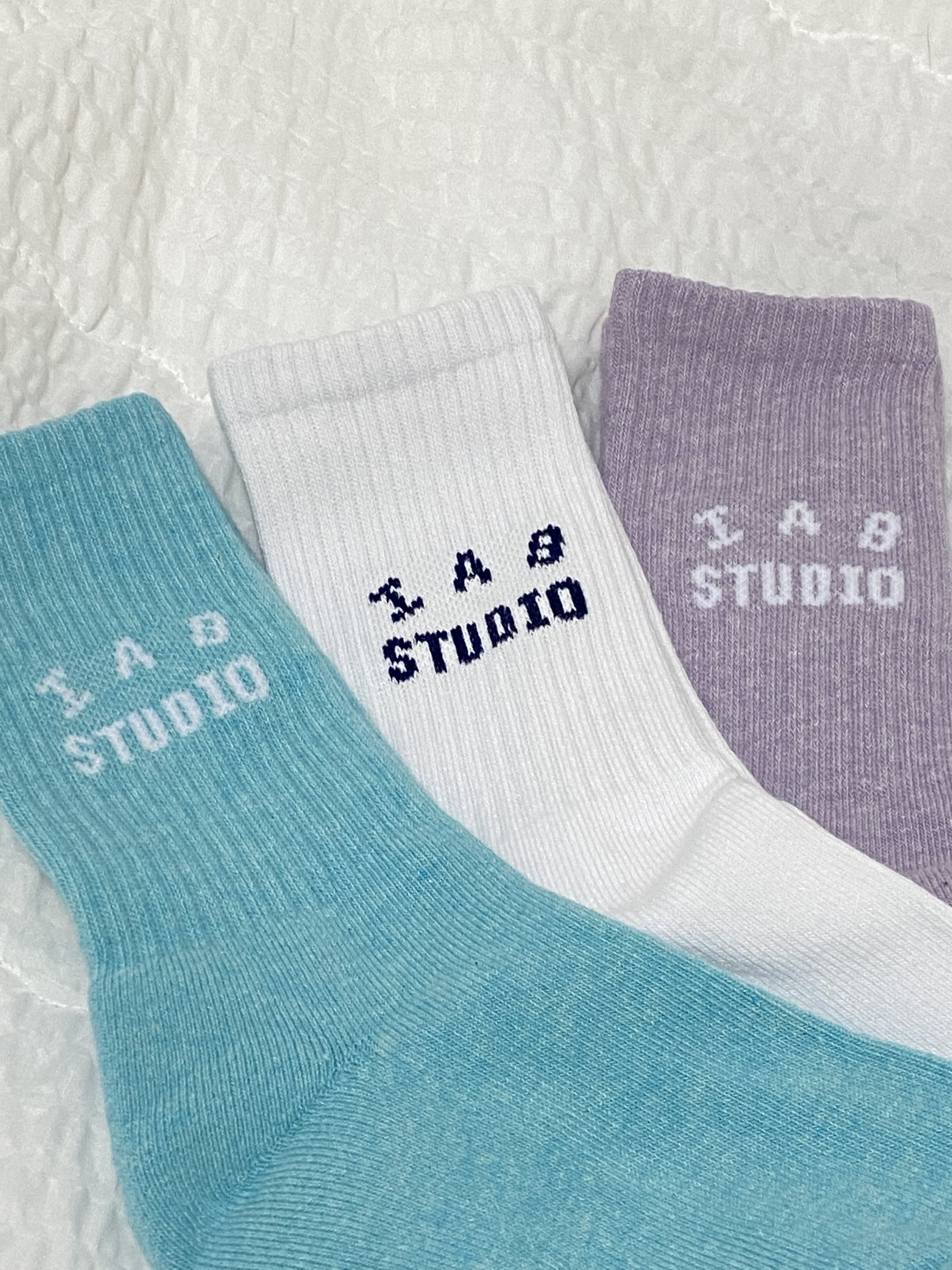 IAB Studio x Asics T-Shirt Lime, IAB Studio Socks Pack White Purple Cyan 착용 스타일 - 4