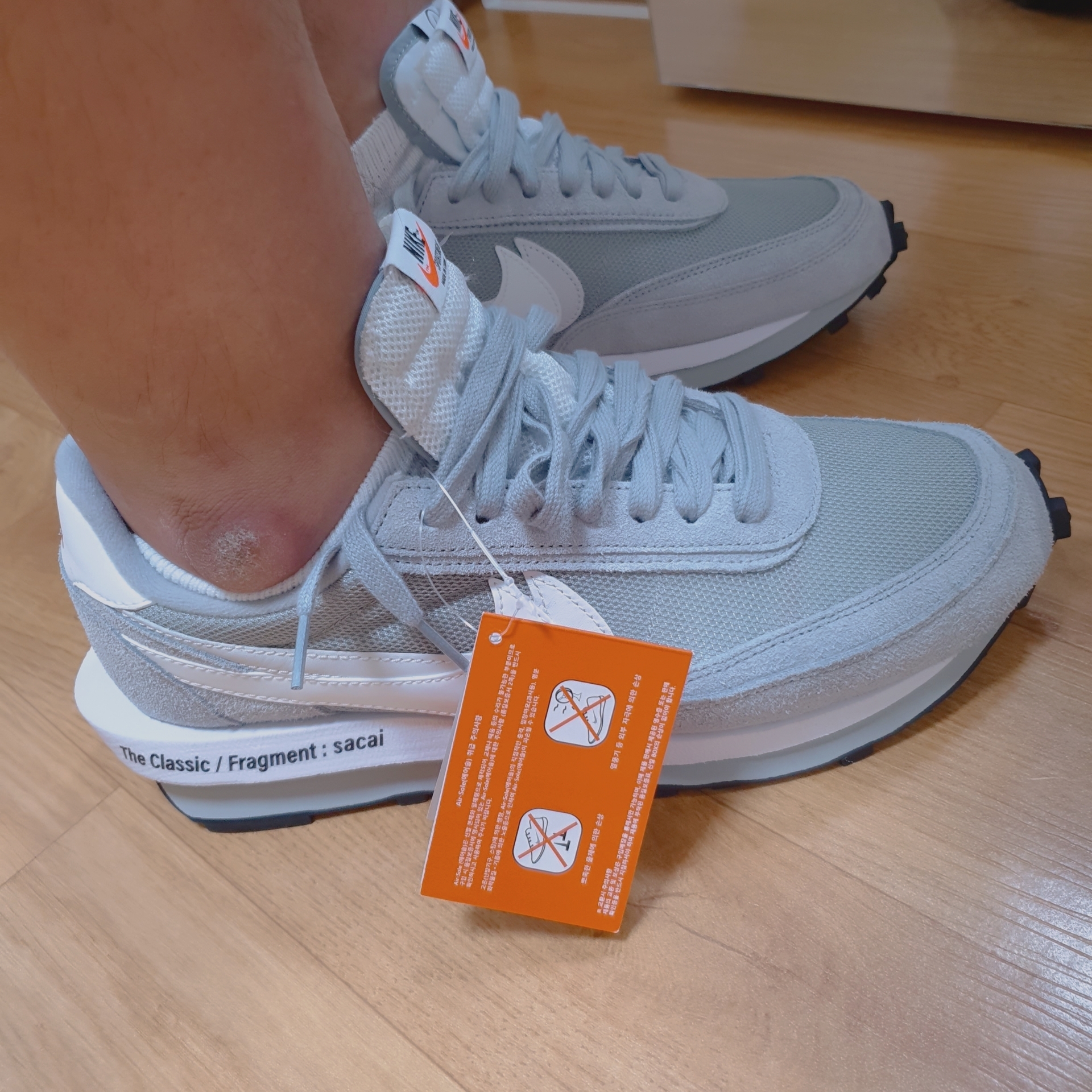 Nike x Sacai x Fragment LDWaffle Light Smoke Grey 착용 스타일 - 1