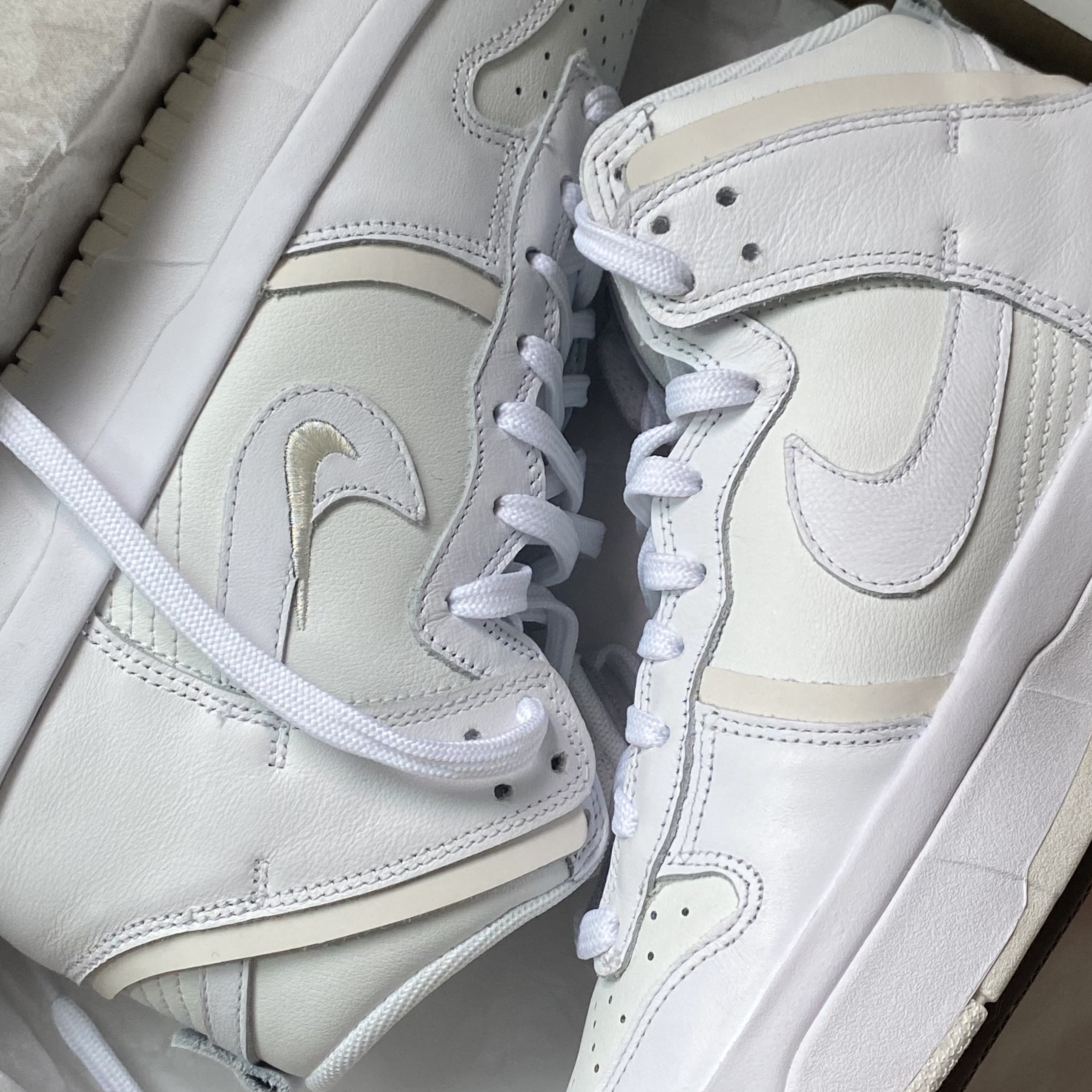 (W) Nike Dunk High Up Summit White 착용 스타일