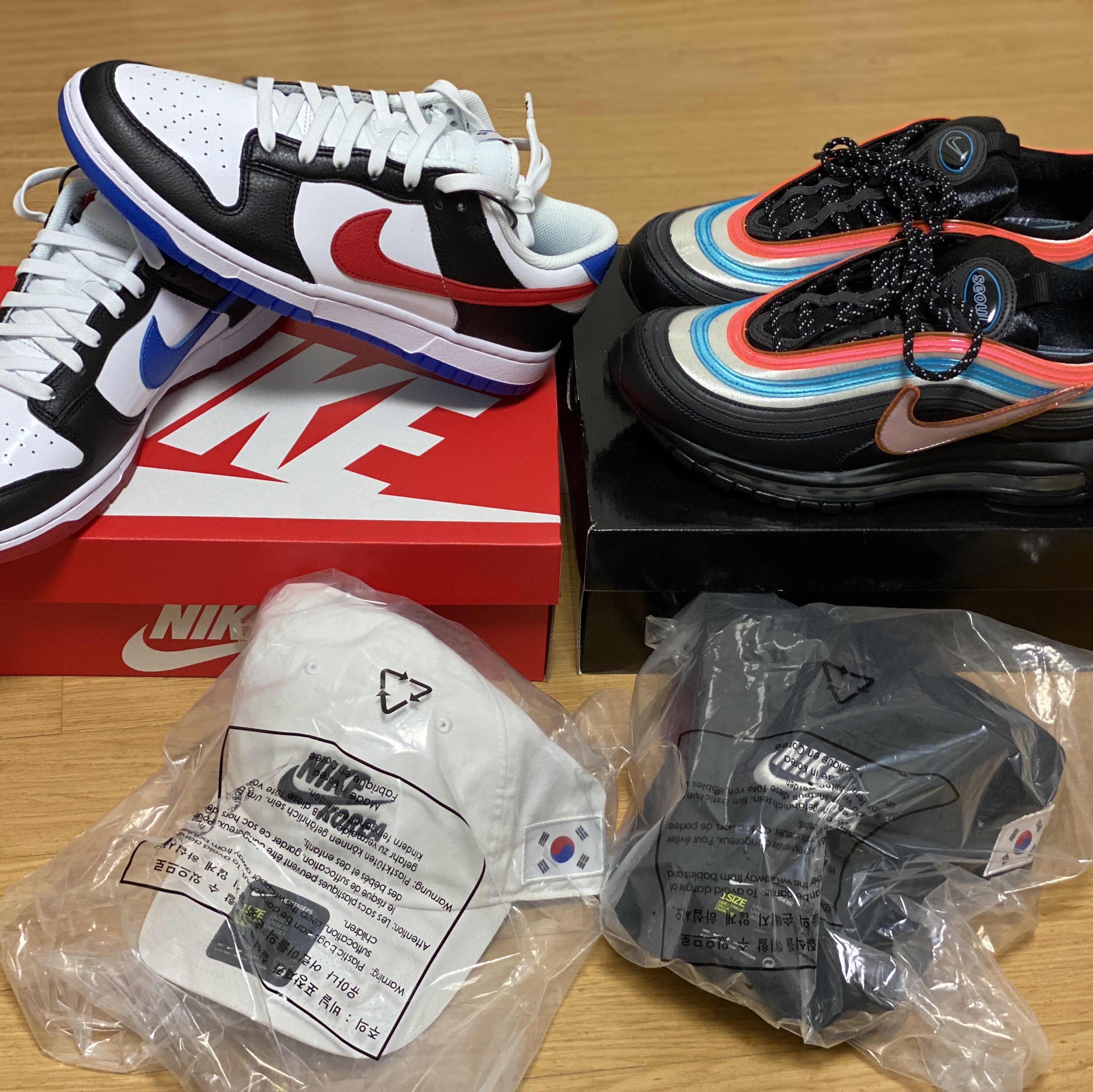 Nike Dunk Low SE Seoul, Nike Air Max 97 Neon Seoul 착용 스타일