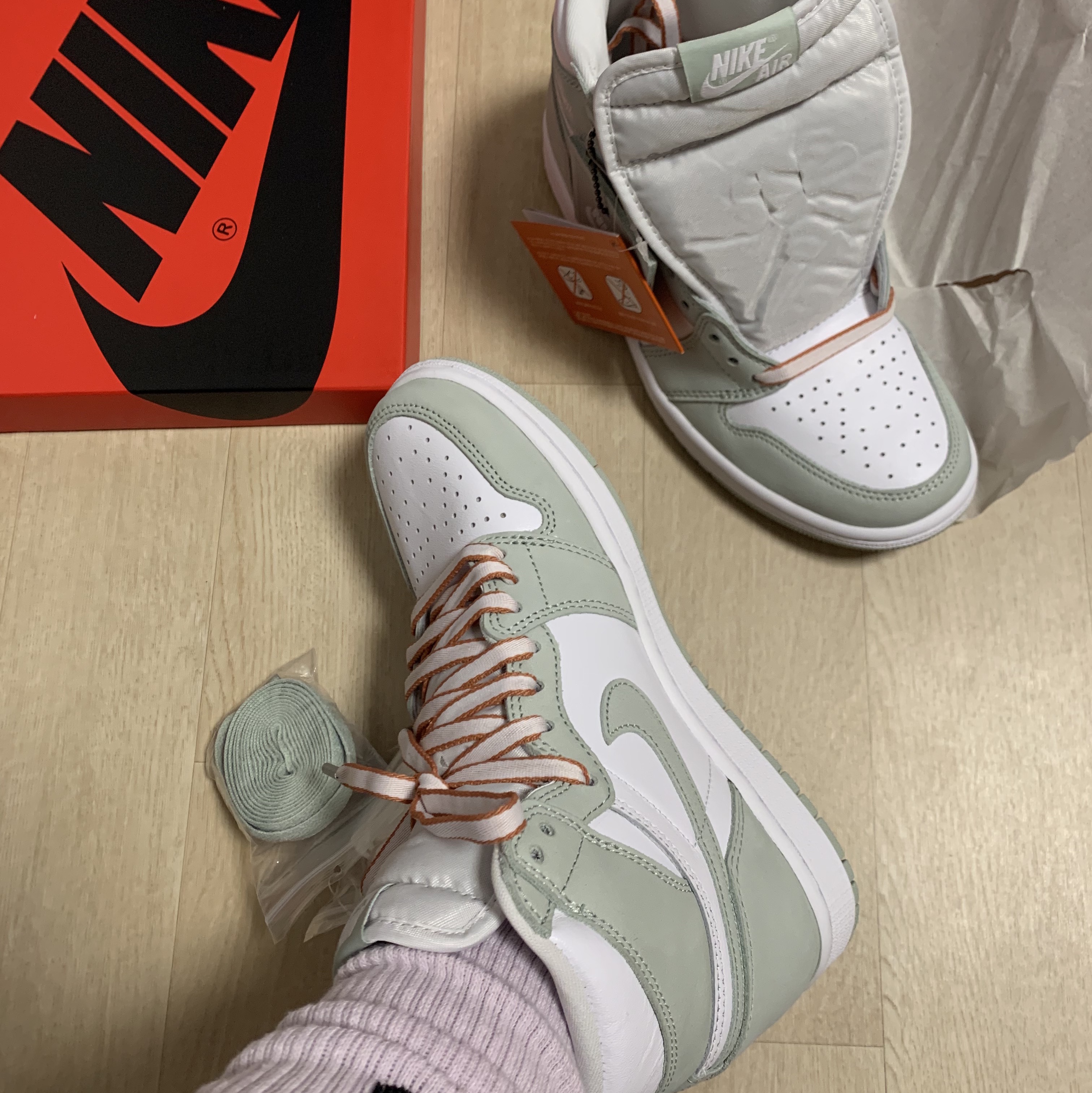 (W) Jordan 1 Retro High OG Seafoam 착용 스타일
