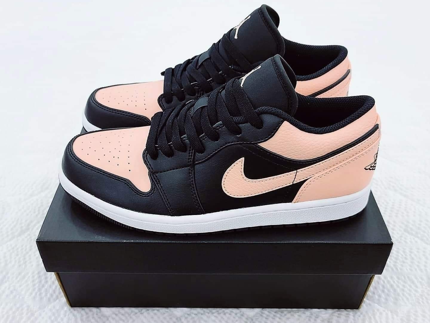 Jordan 1 Low Crimson Tint 착용 스타일 - 2