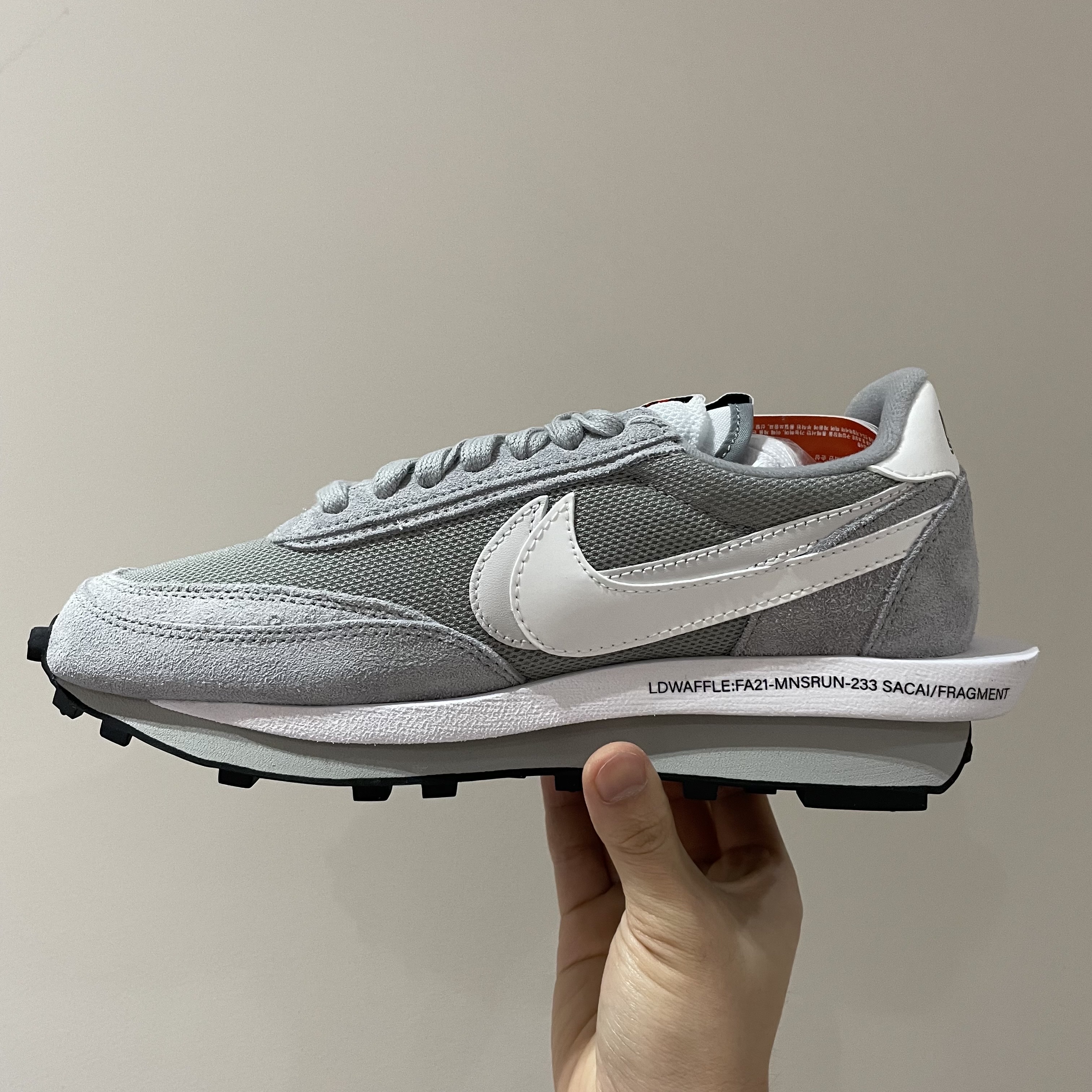 Nike x Sacai x Fragment LDWaffle Light Smoke Grey 착용 스타일
