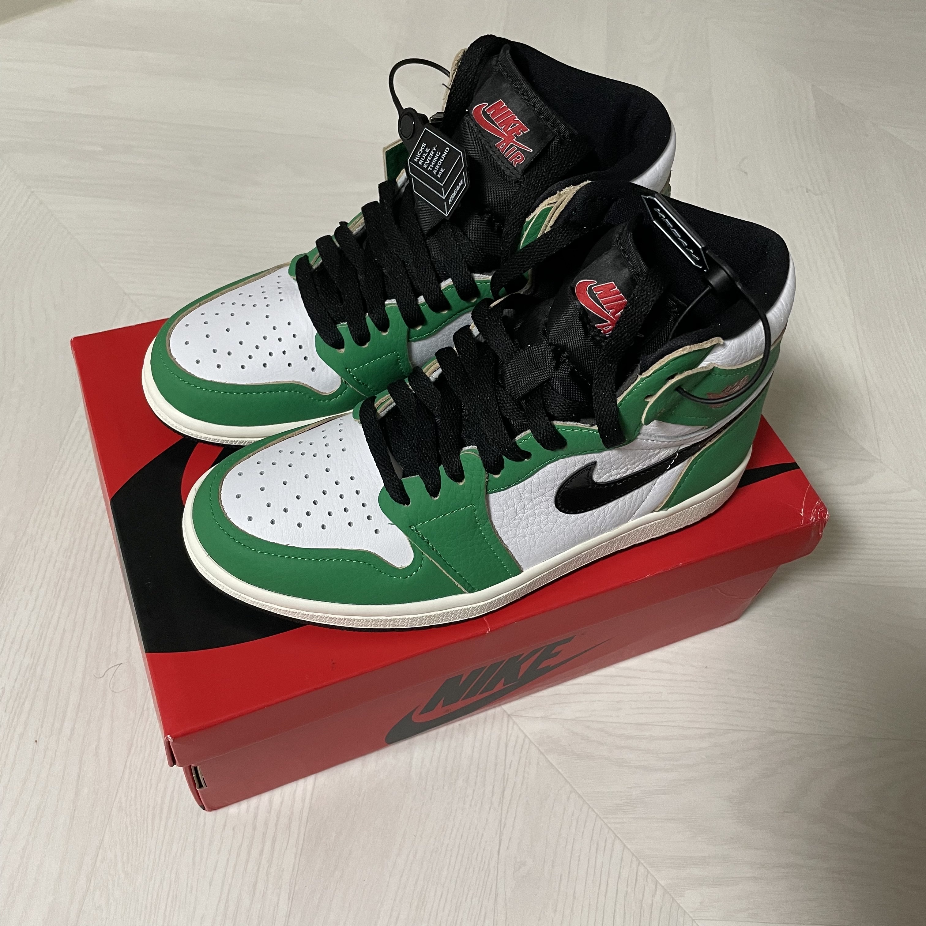 (W) Jordan 1 Retro High OG Lucky Green 착용 스타일