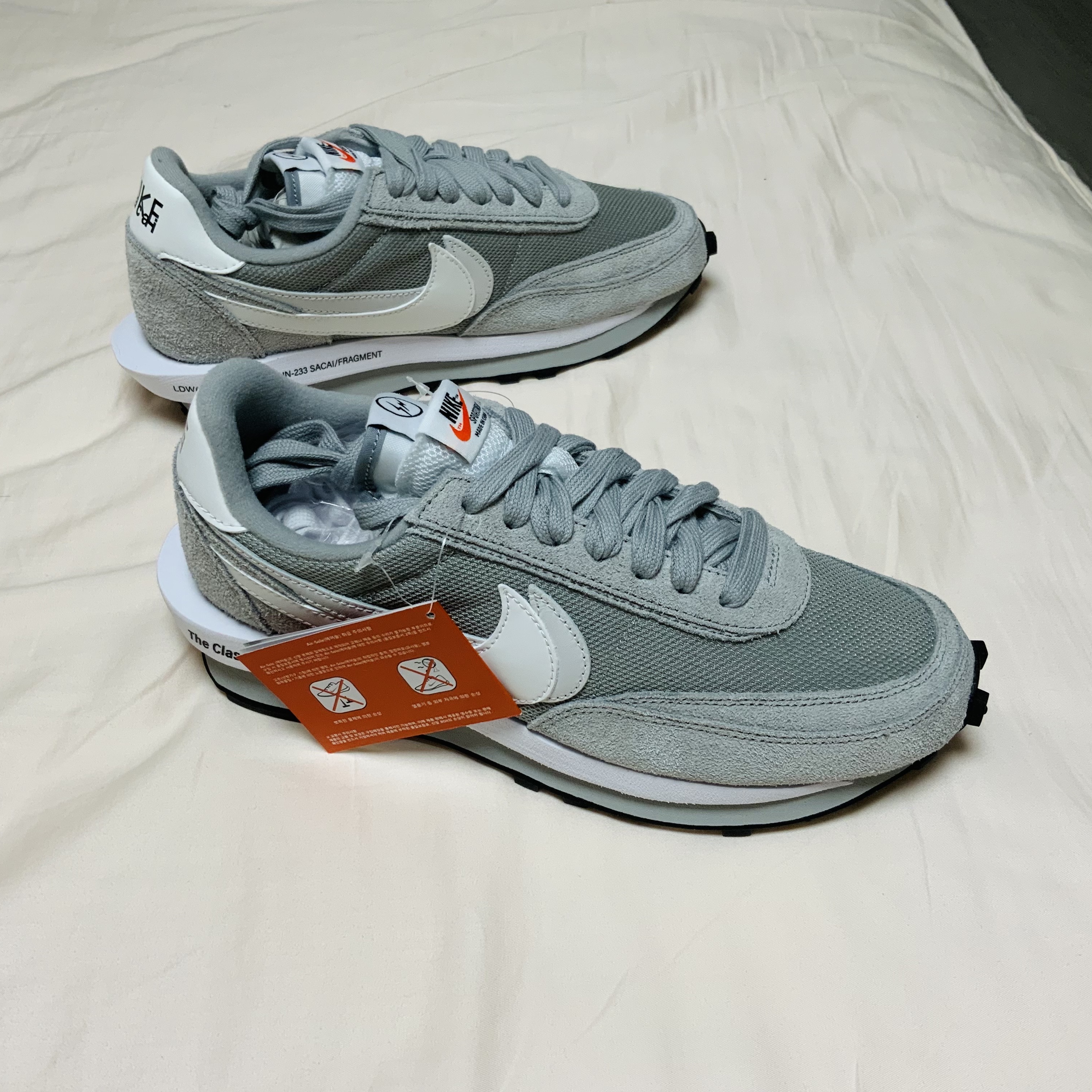 Nike x Sacai VaporWaffle Tour Yellow & Gorge Green Sail, Nike x Sacai VaporWaffle String & Black Villain Red 착용 스타일 - 4