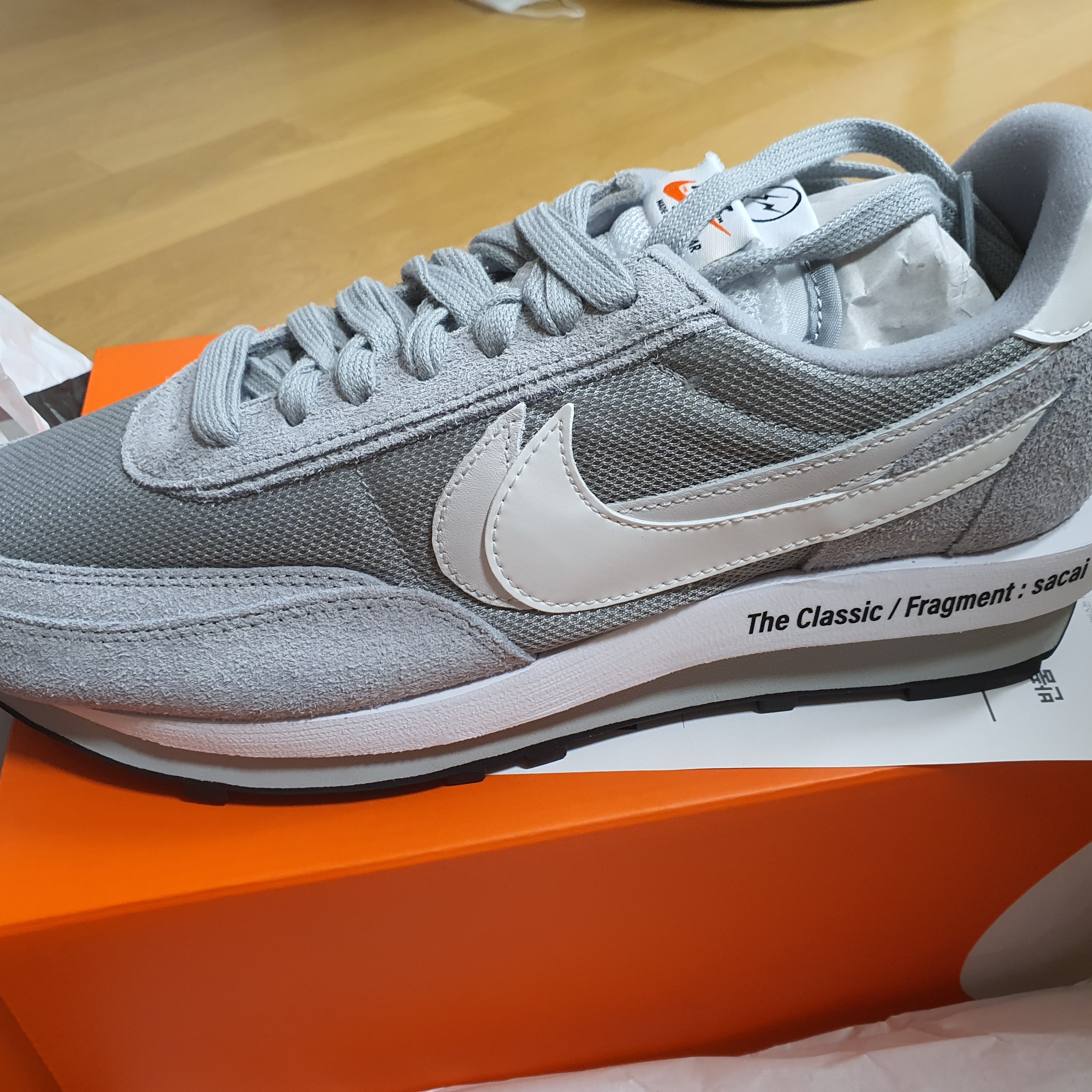 Nike x Sacai x Fragment LDWaffle Light Smoke Grey 착용 스타일 - 2