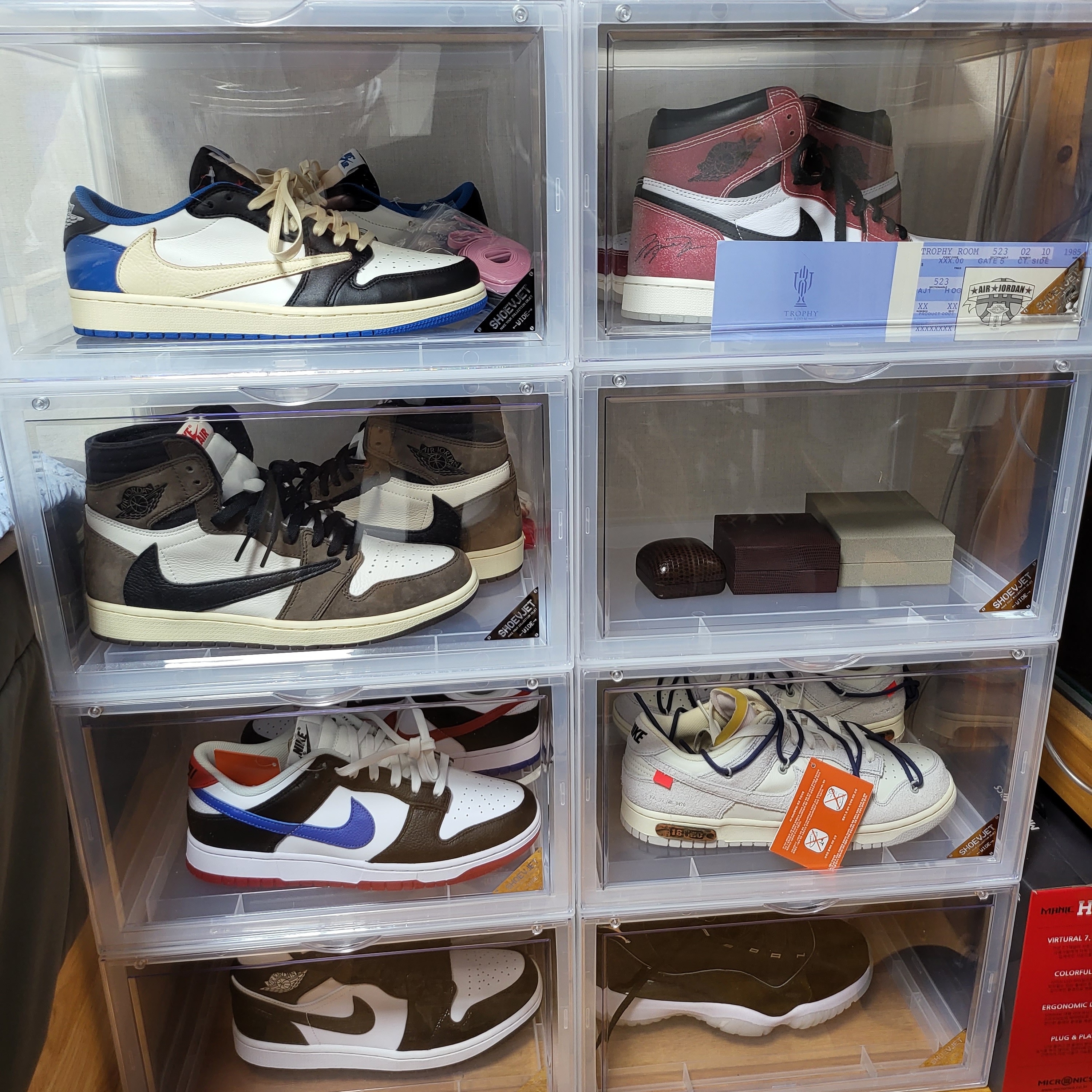 Jordan 1 x Travis Scott x Fragment Retro Low OG SP Military Blue, Jordan 1 x Travis Scott Retro High OG SP Mocha 착용 스타일