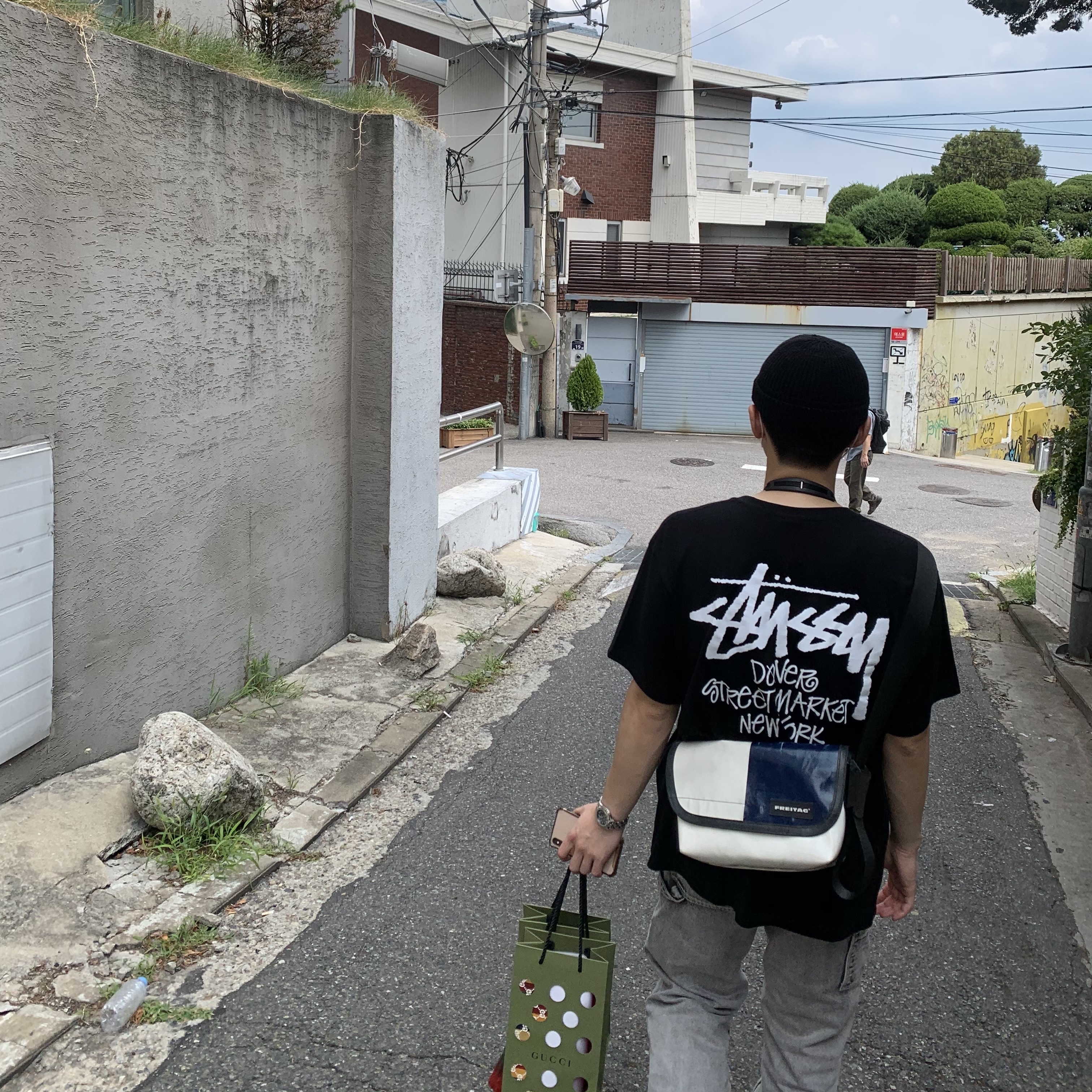 Stussy Stock DSM New York T-Shirt Black 착용 스타일