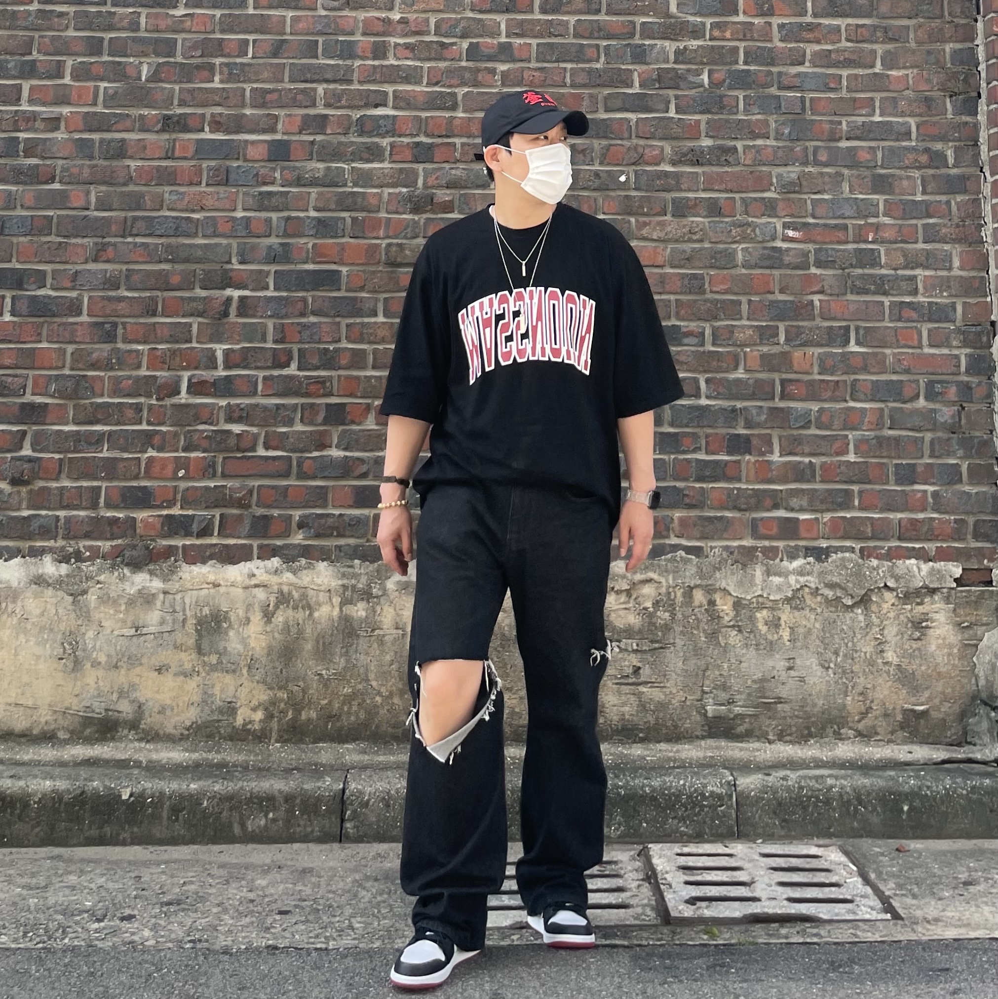 Jordan 1 Mid Gym Red Black White 착용 스타일