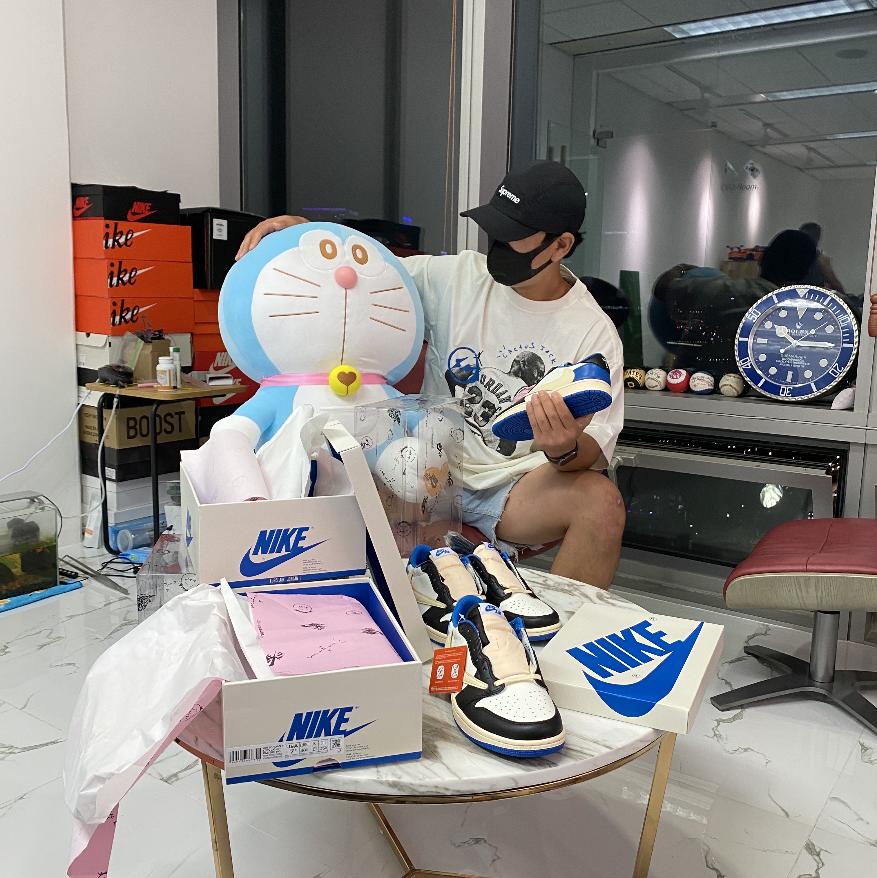 Jordan 1 x Travis Scott x Fragment Retro Low OG SP Military Blue, Jordan x Travis Scott x Fragment T-Shirt Sail (DJ0619-133) 착용 스타일 - 1
