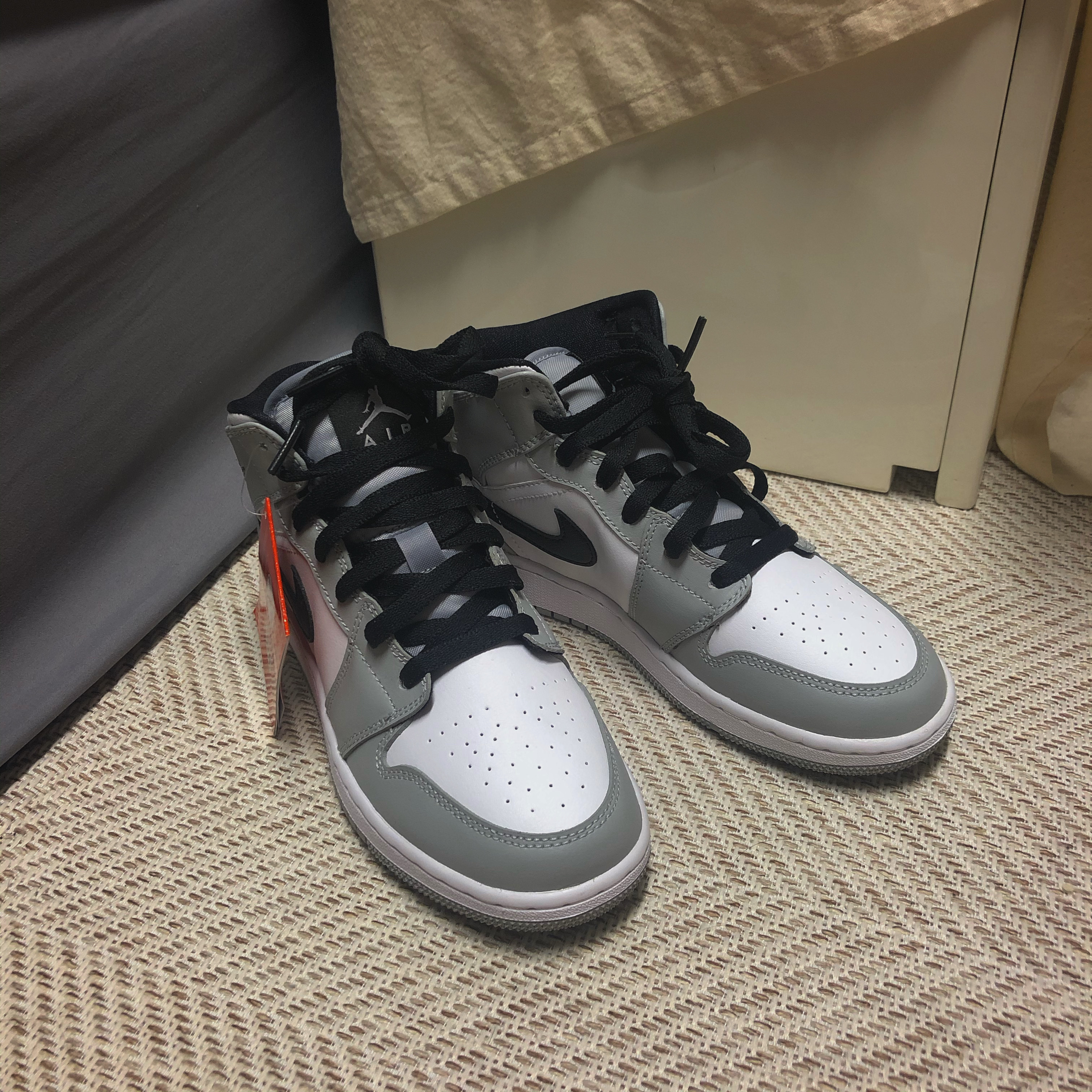(GS) Jordan 1 Mid Light Smoke Grey 착용 스타일