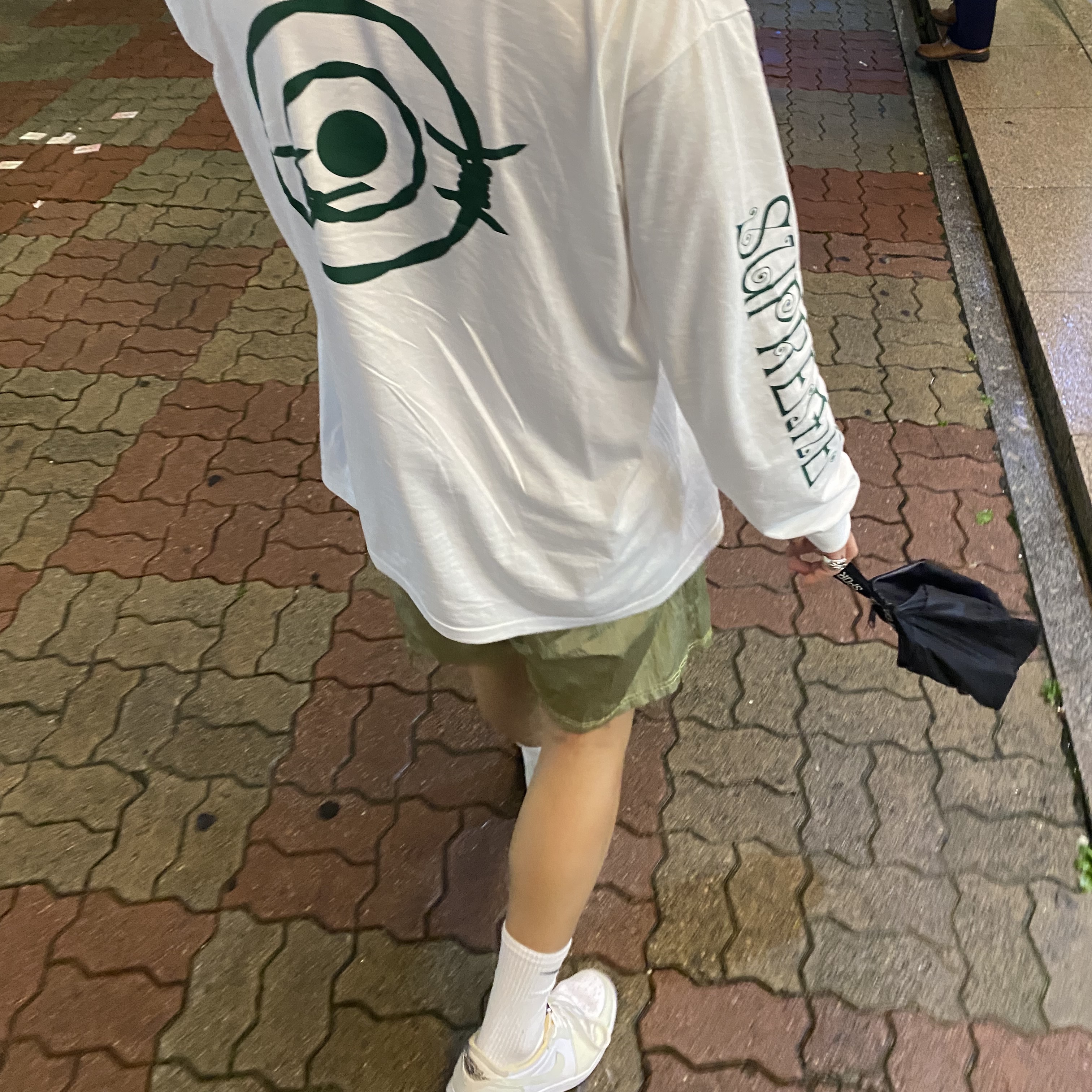 Supreme x South2 West8 L/S Pocket T-Shirt White - 21SS, Jordan 1 Low OG Ghost Green 착용 스타일
