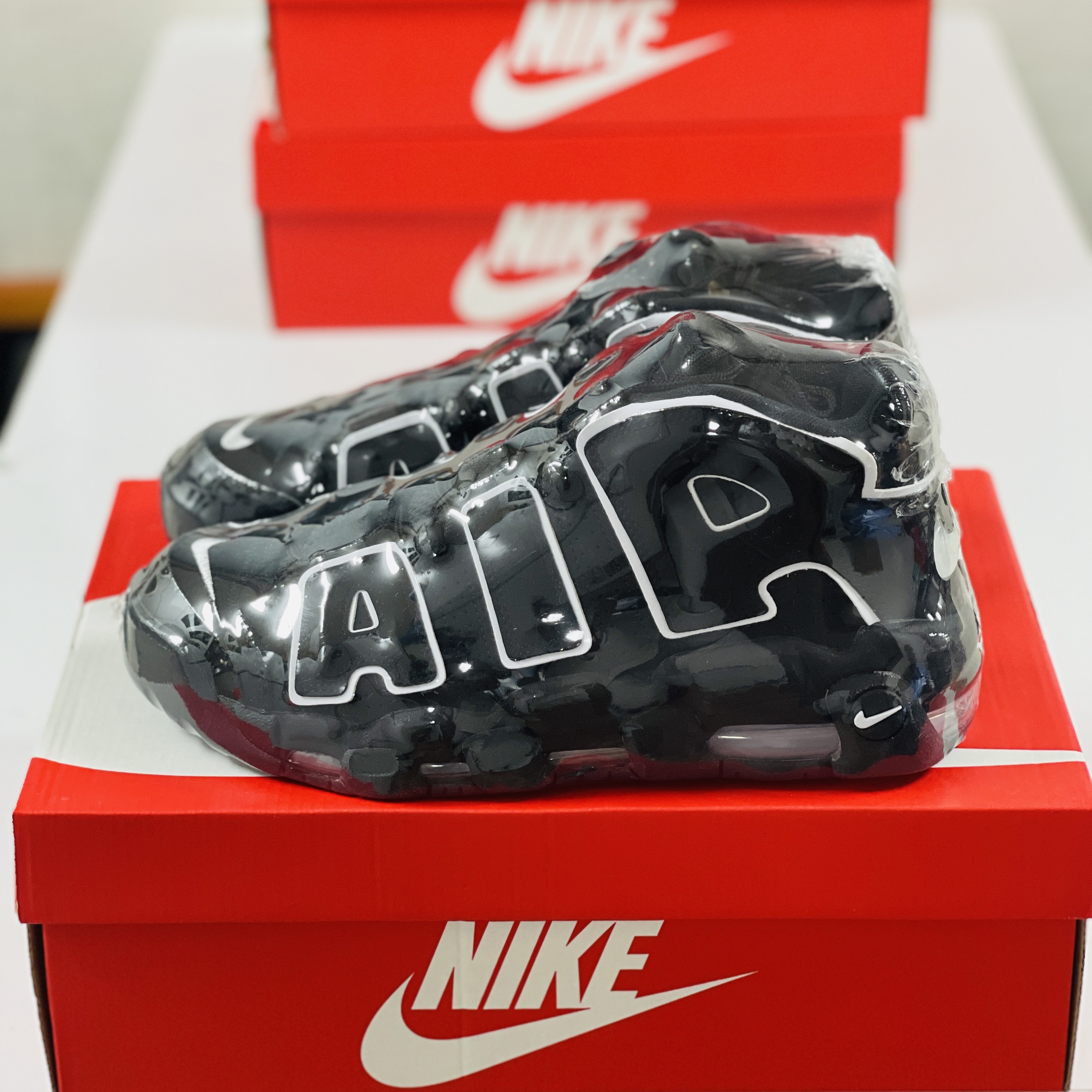 Nike Air More Uptempo Black White 2020 착용 스타일 - 2