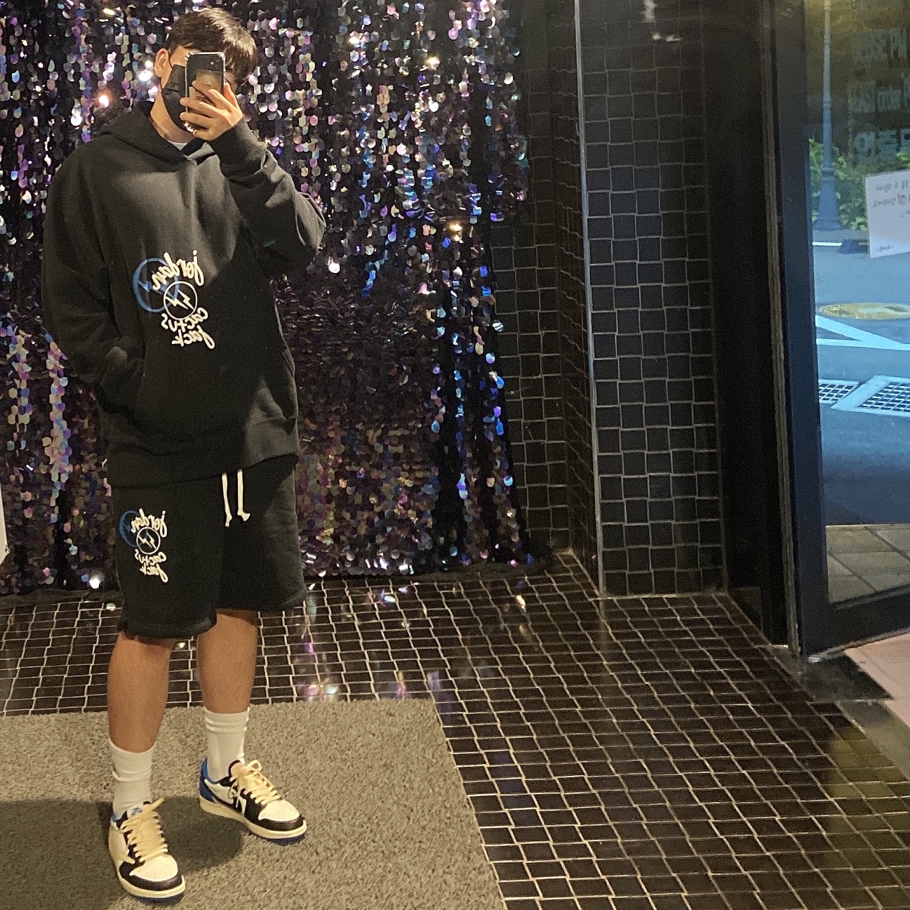 Jordan 1 x Travis Scott x Fragment Retro Low OG SP Military Blue, Jordan x Travis Scott x Fragment Hoodie Black (DJ0615-010) 착용 스타일