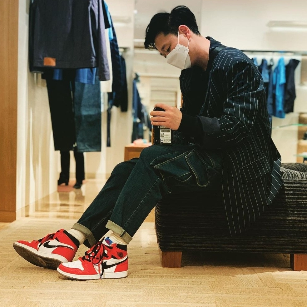 Jordan 1 Retro High Spider-Man Origin Story 착용 스타일 - 1