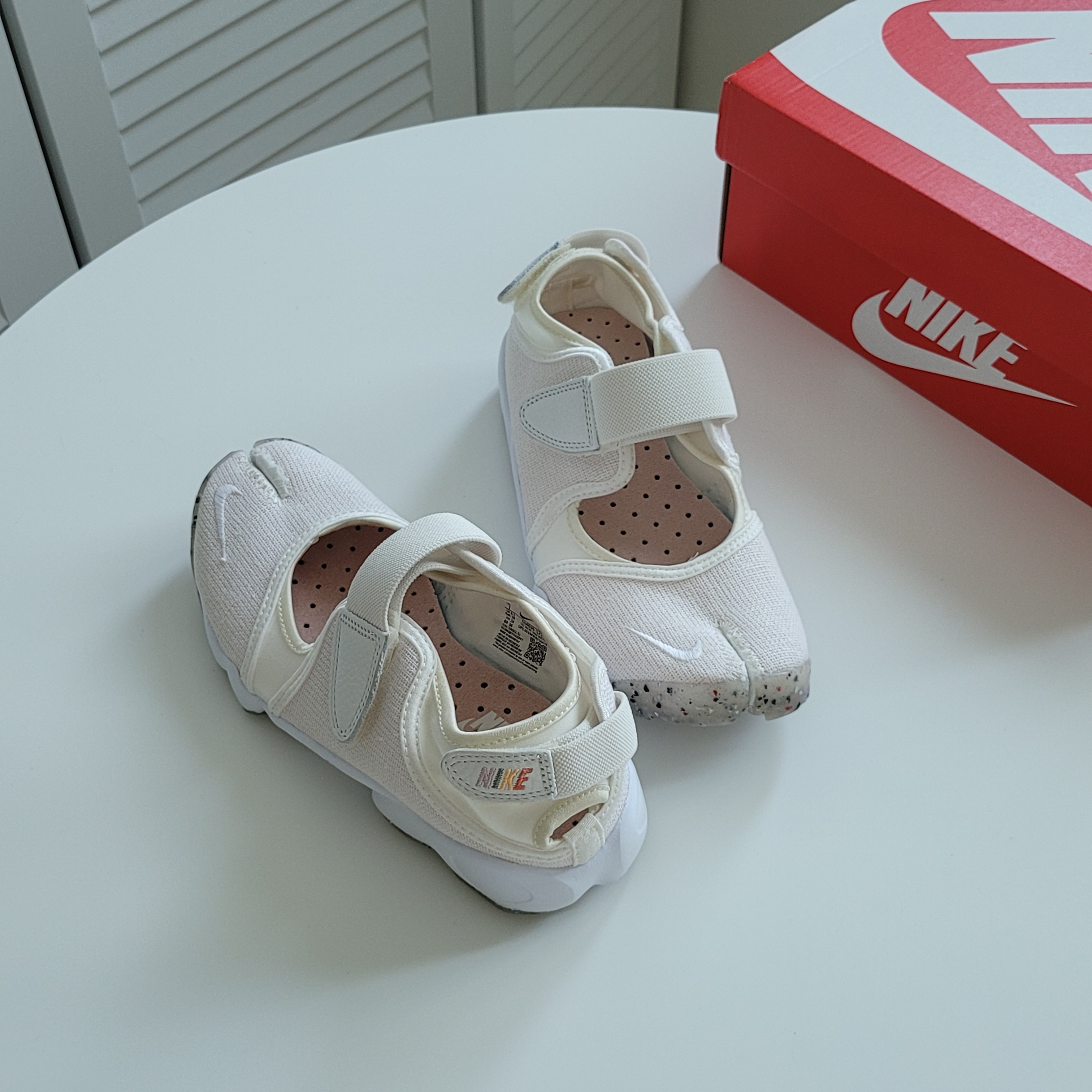 (W) Nike Air Rift Summit White 착용 스타일 - 1